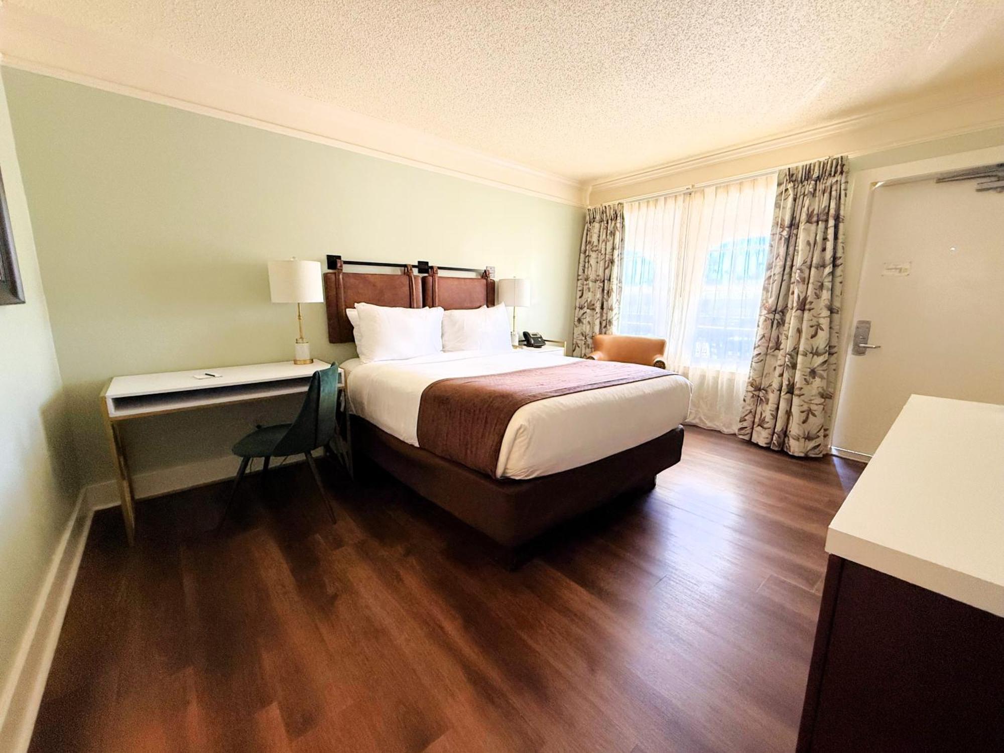 Queen Room