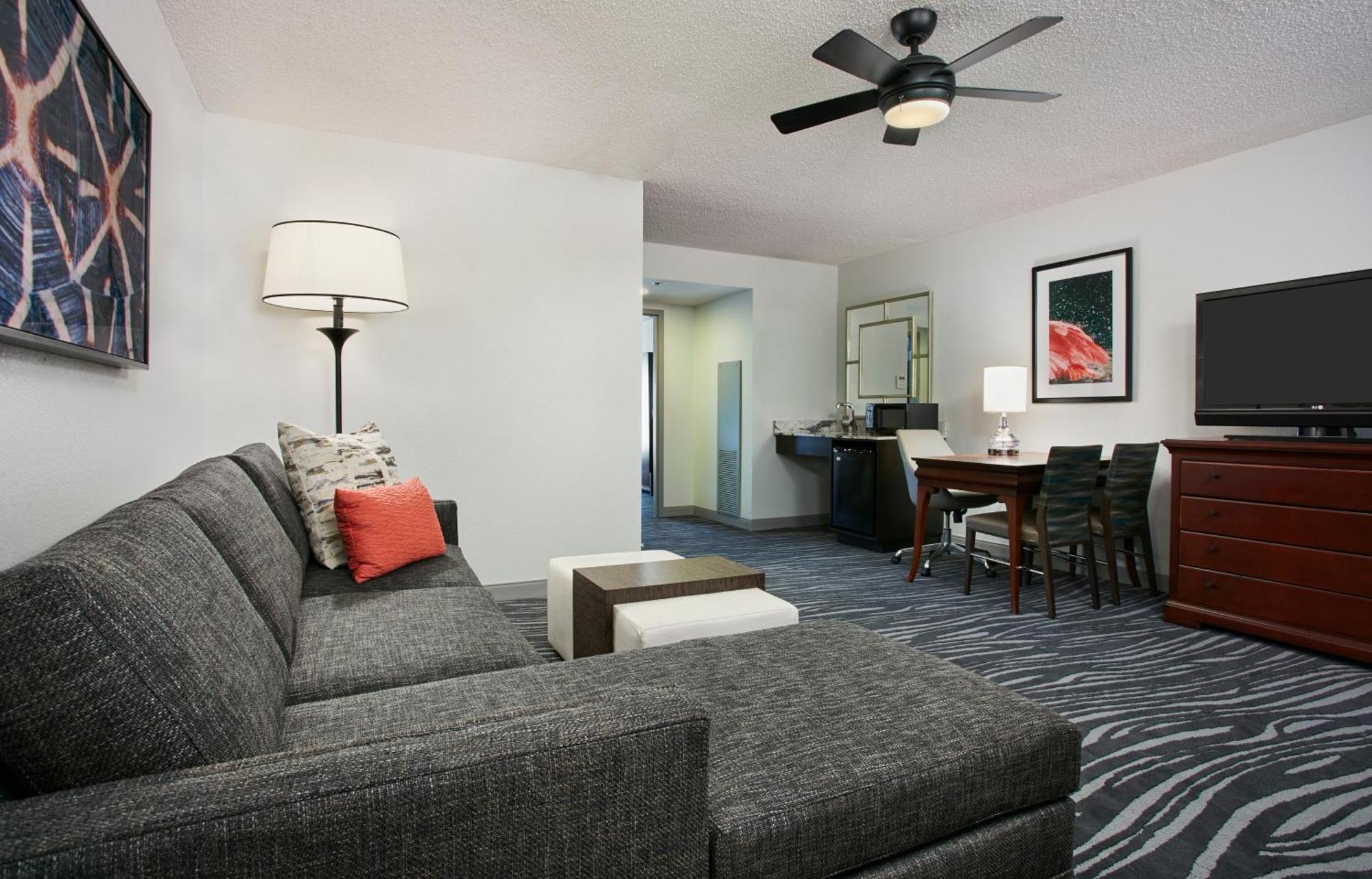 One-Bedroom Suite Two Double Beds Mobility Access Tub