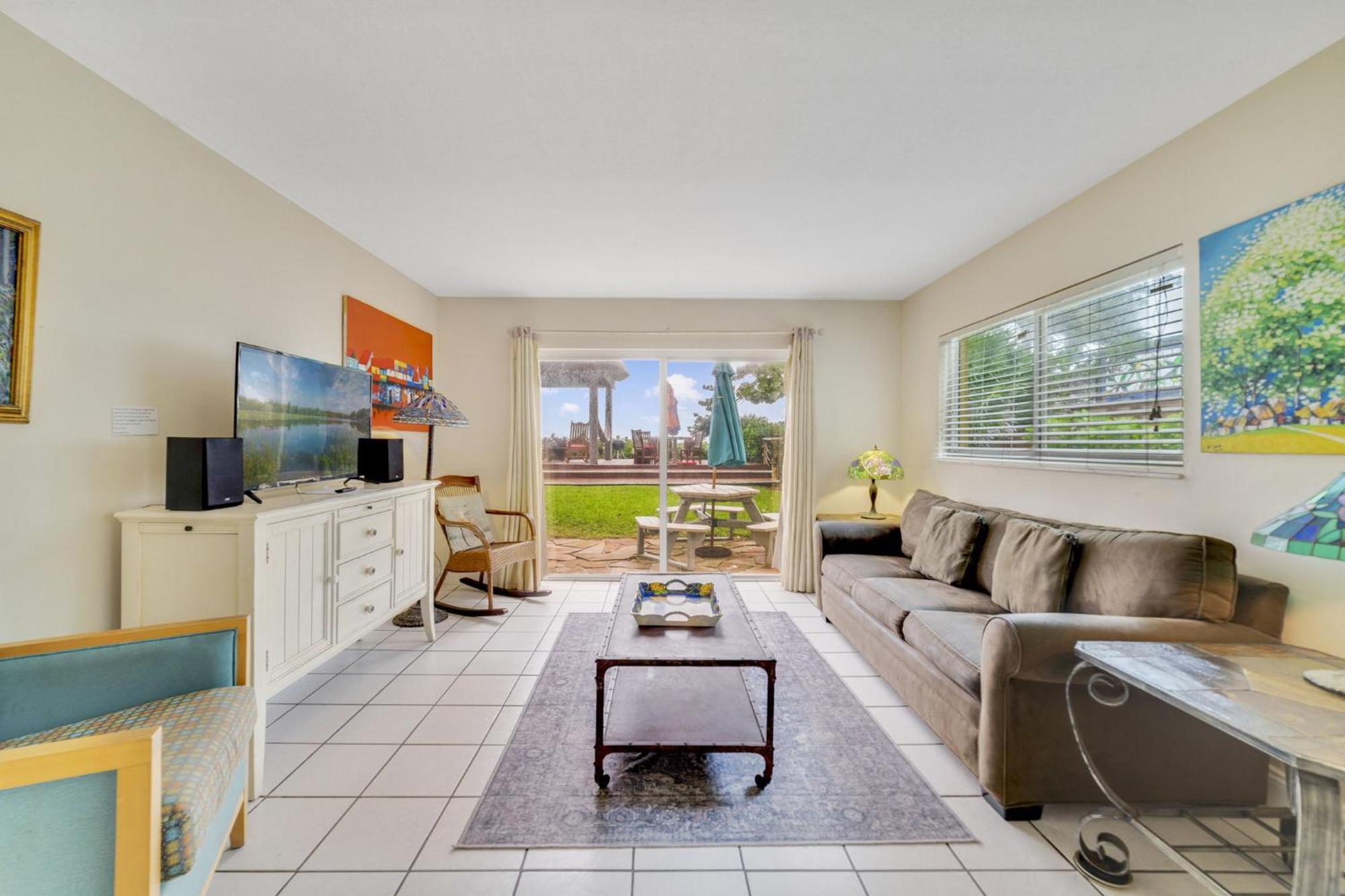 Two-Bedroom King Apartment Oceanfront View