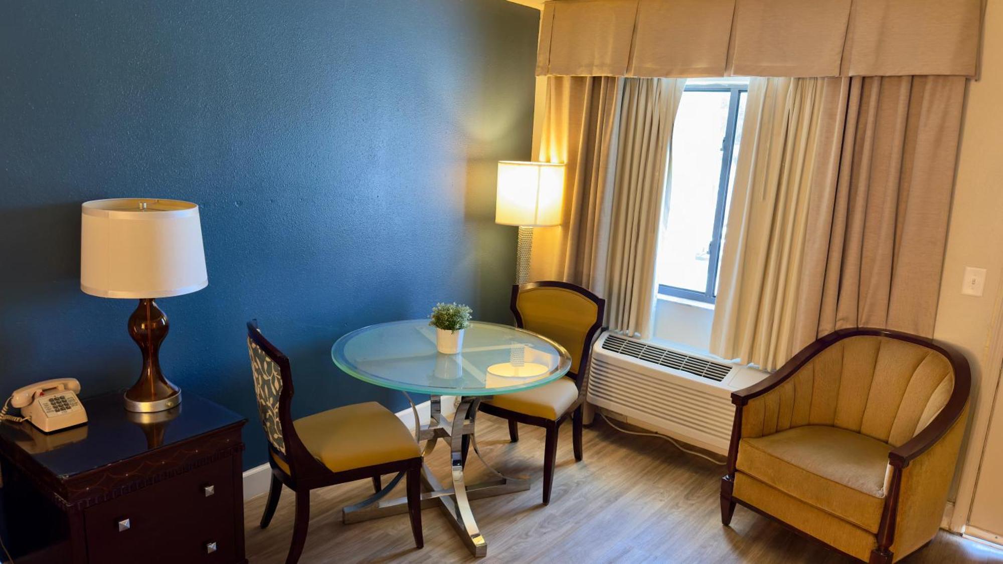 Deluxe King Room