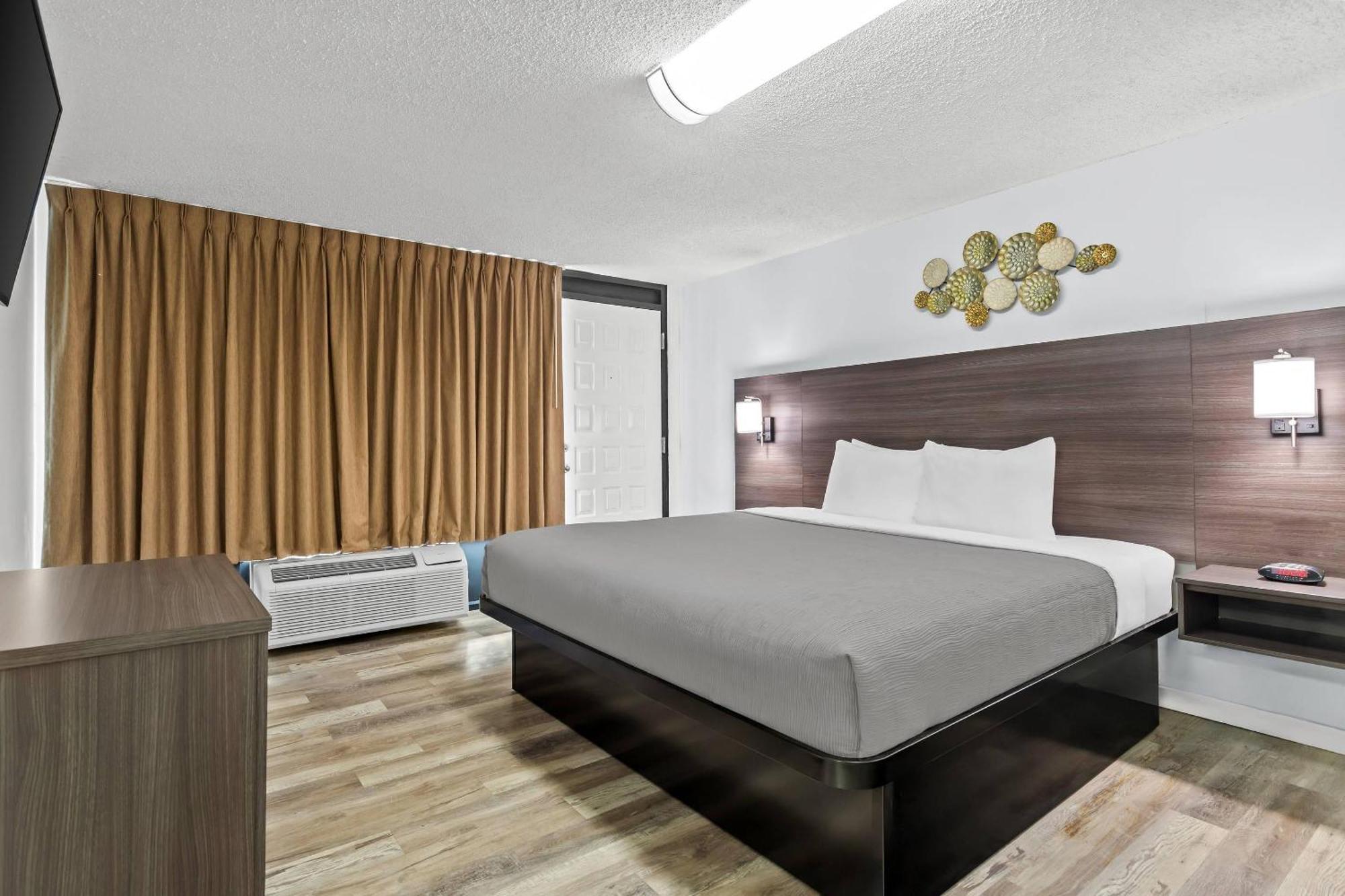Efficiency King Suite Two King Beds Non-Smoking