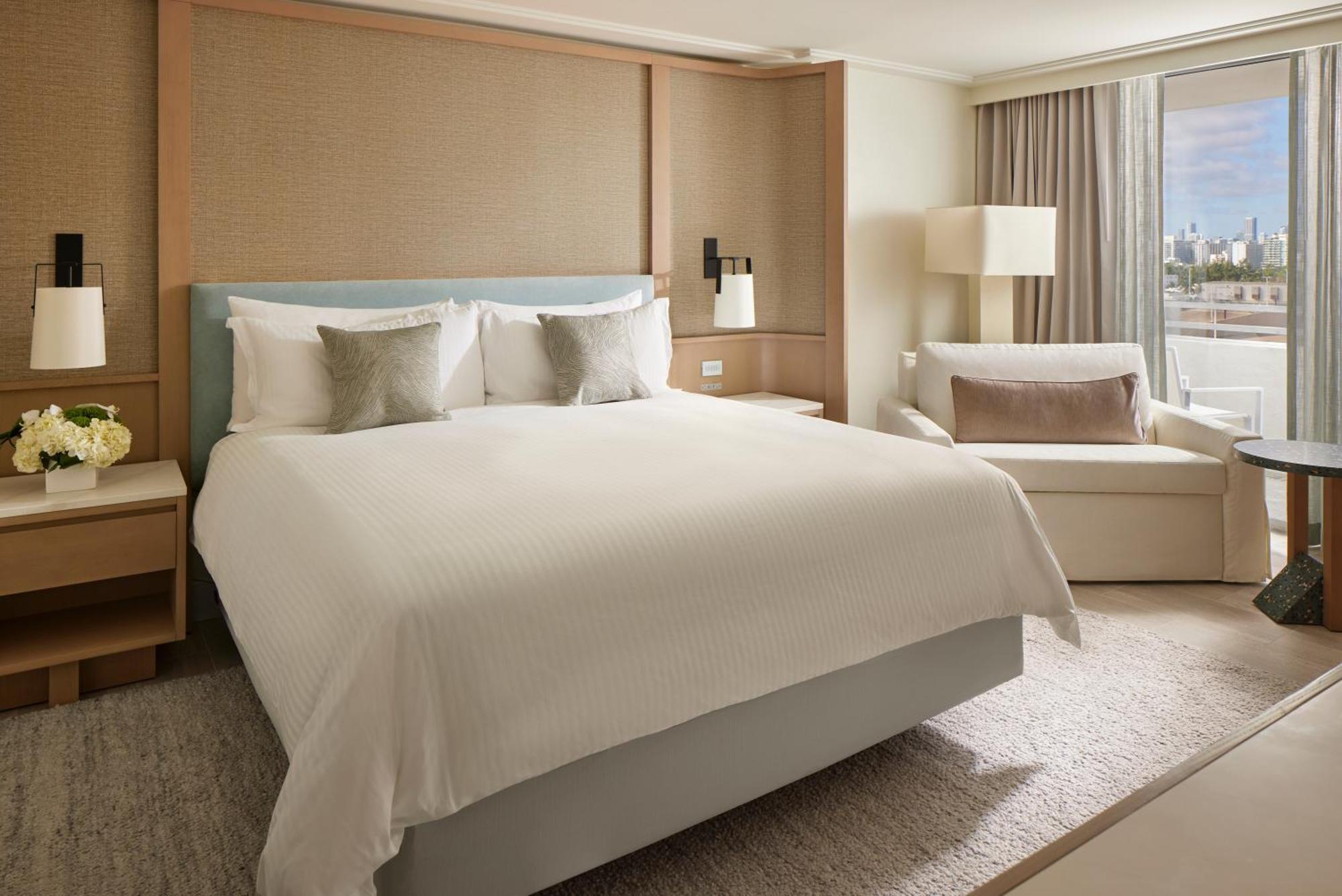 King Room City Skyline View