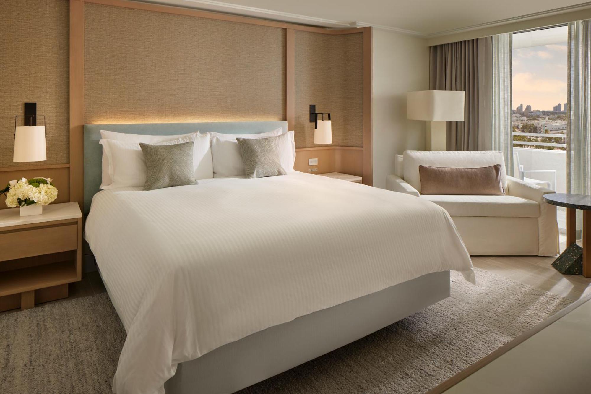 King Room City Skyline View