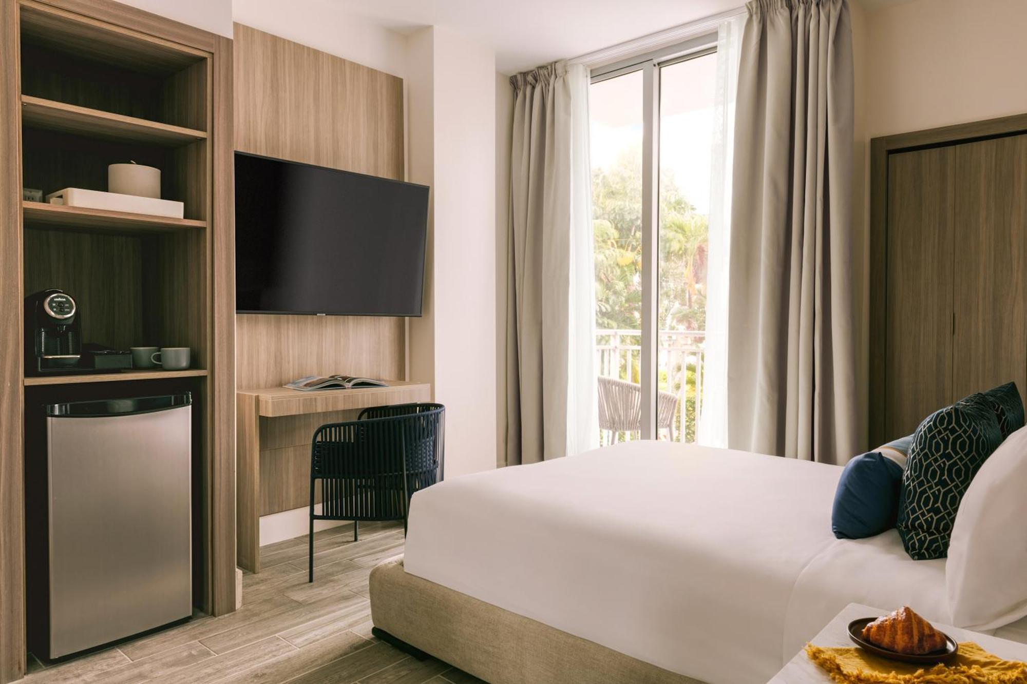 Queen Room Intracoastal View Self Check Virtual Front Desk