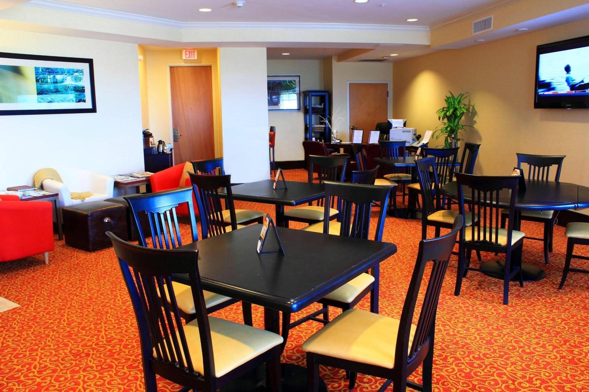 Concierge Level Guest Room One King