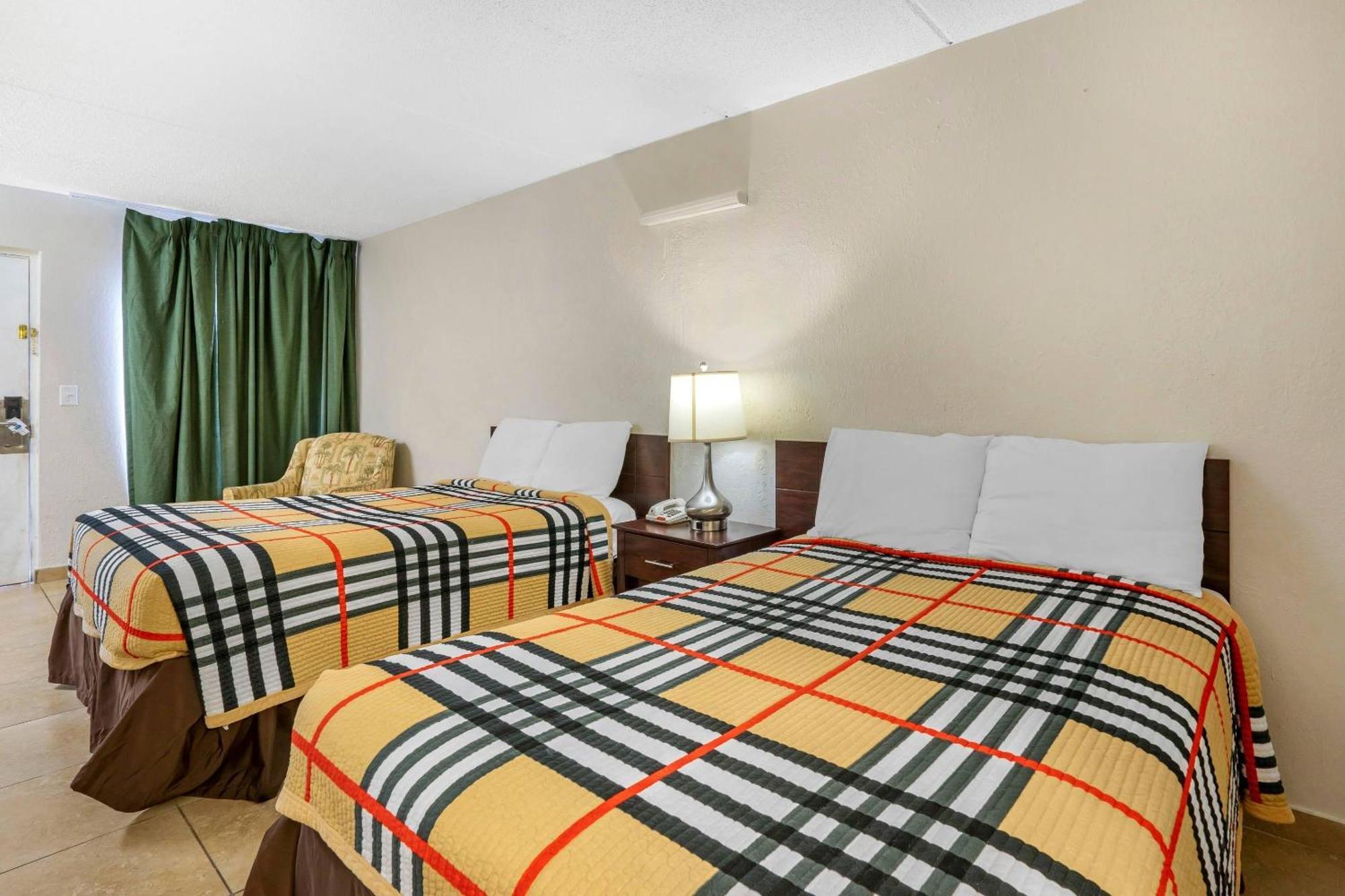 Standard Double Room Two Double Beds Smoking