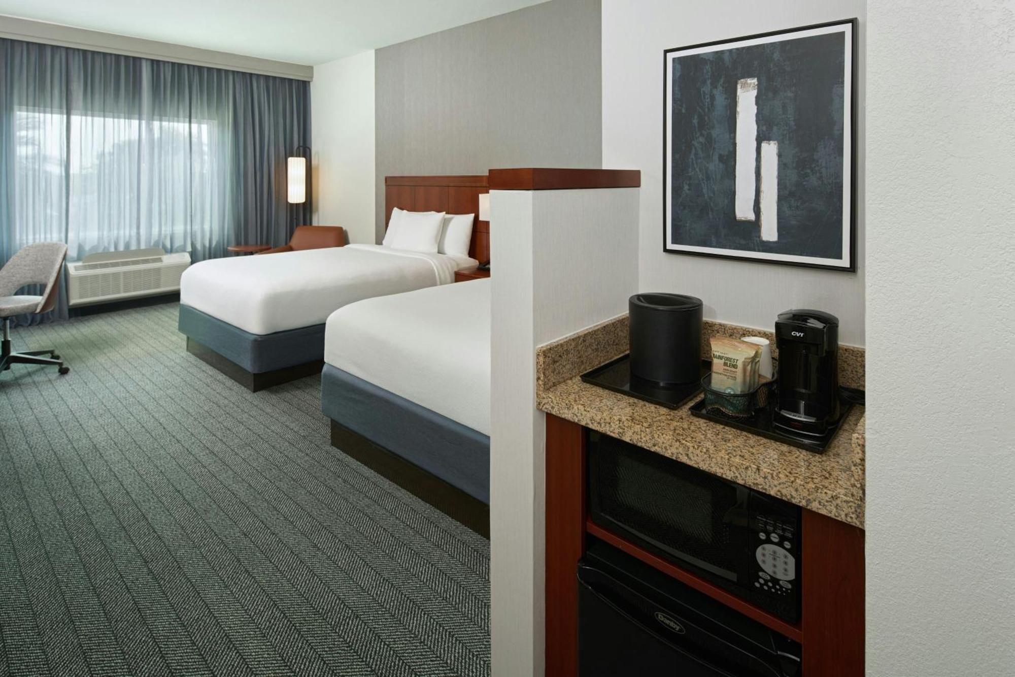 Queen Room Two Queen Beds Bathtub Mobility Access or Hearing Accessible
