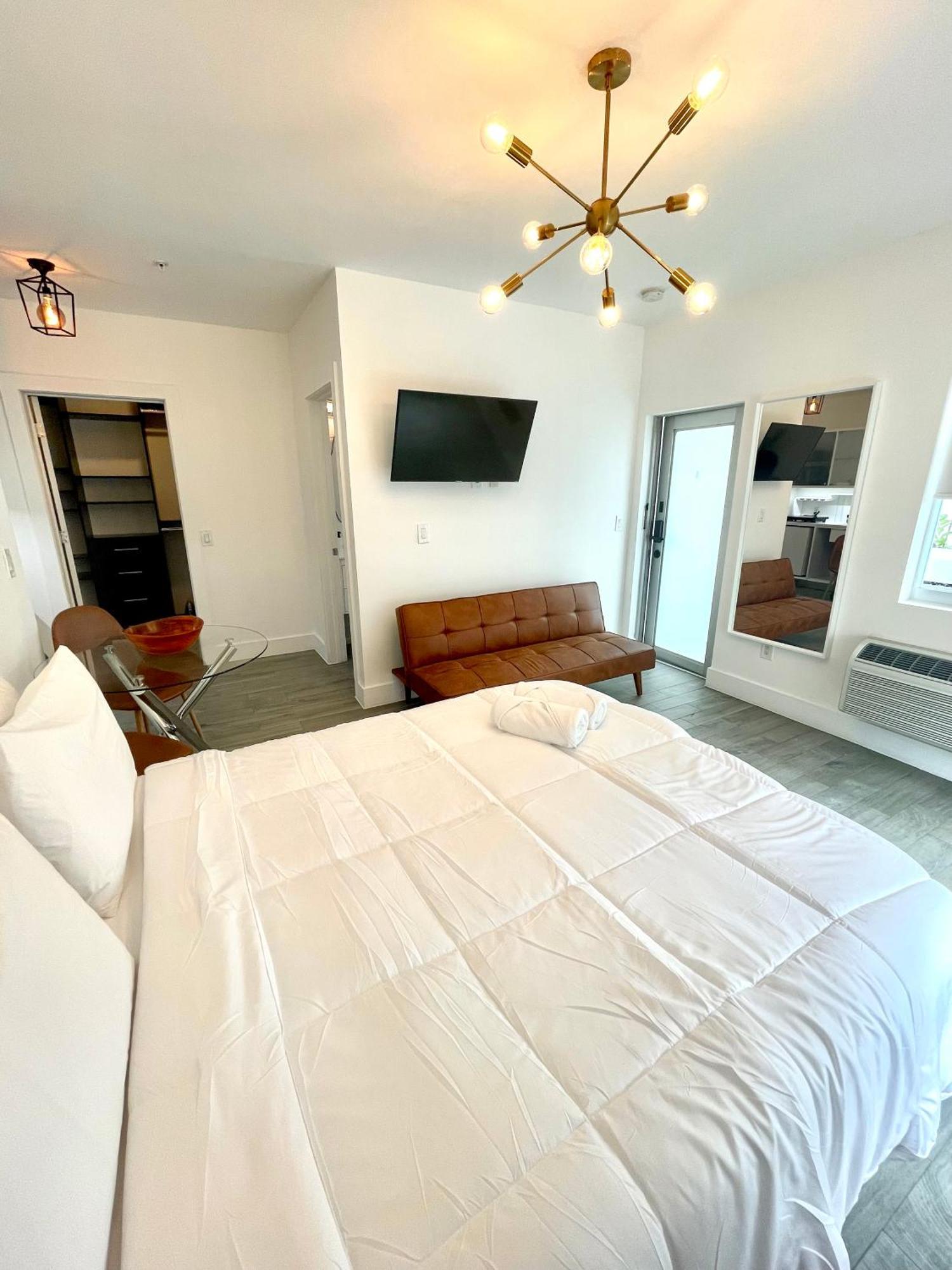 Standard Suite