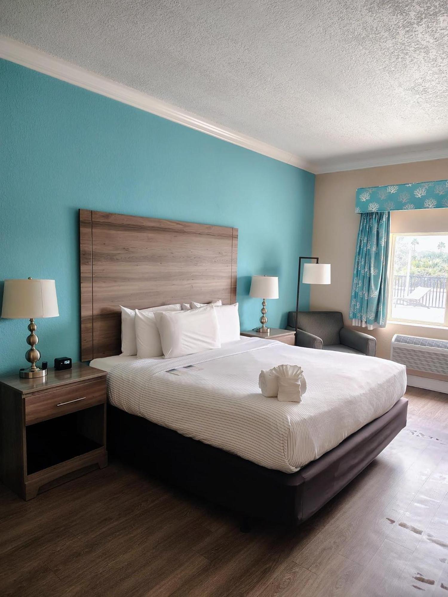 Standard King Room