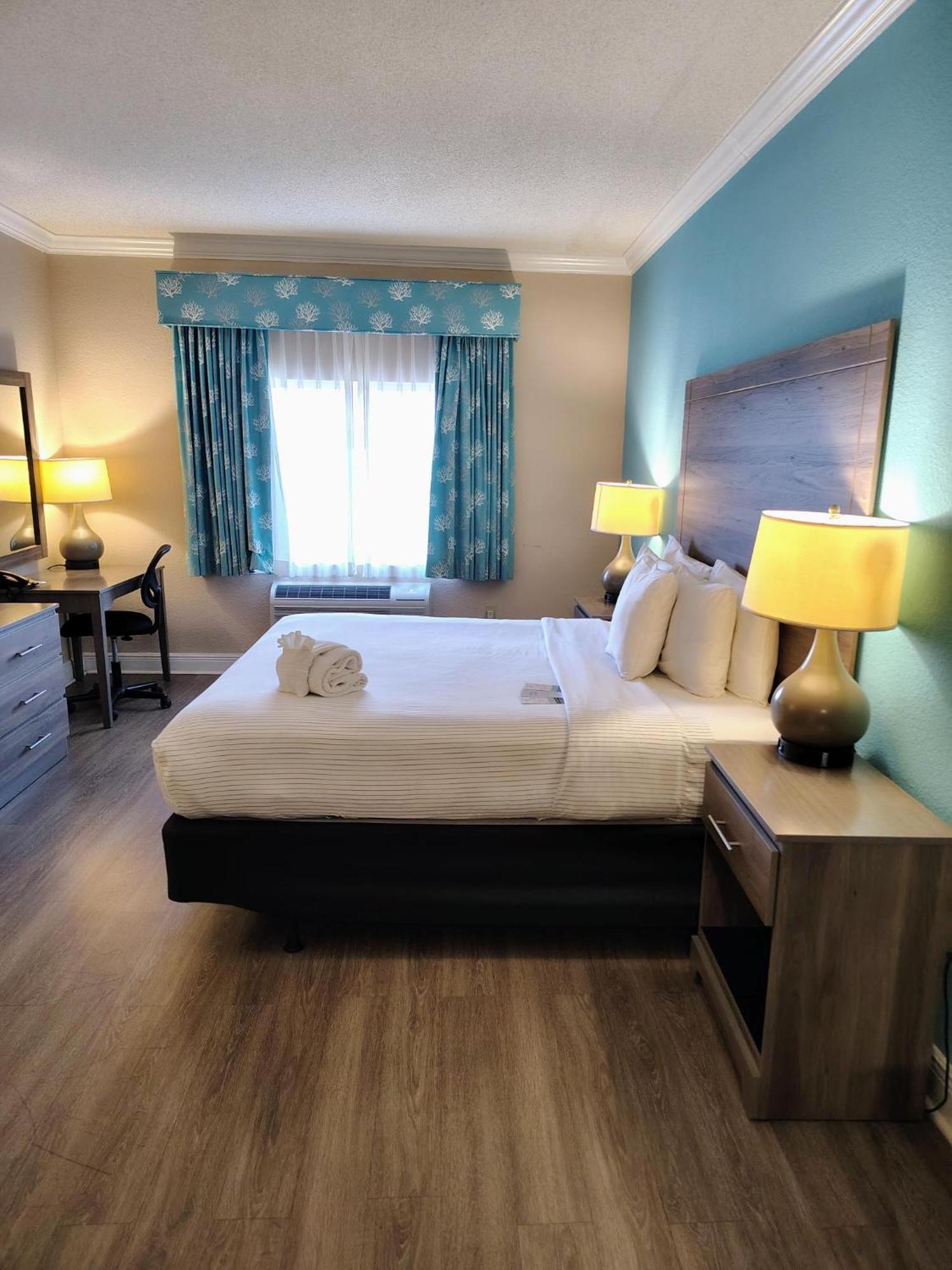 Deluxe King Room