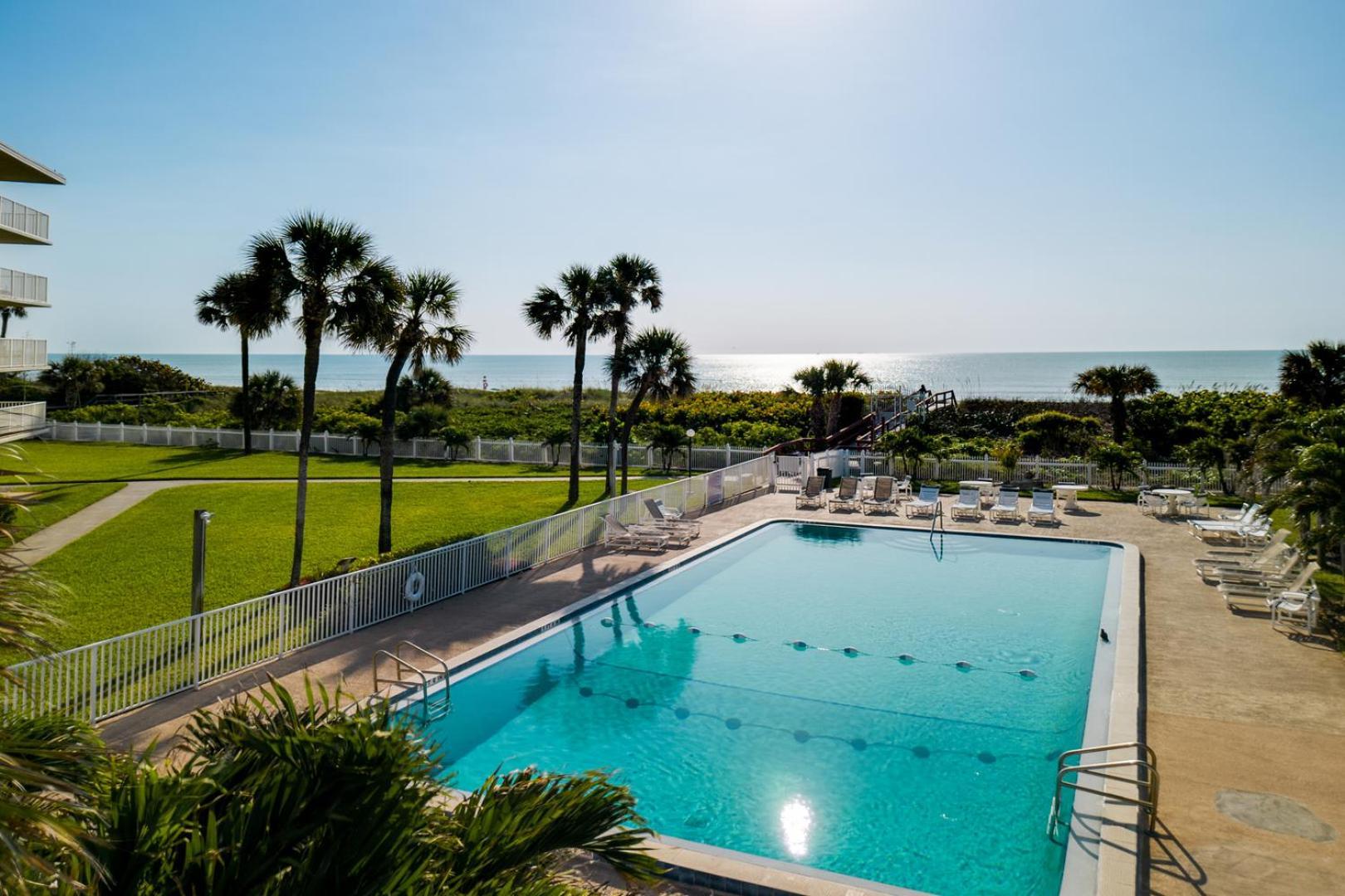 Penthouse Two-Bedroom Condo Panoramic Ocean Views Unit #52