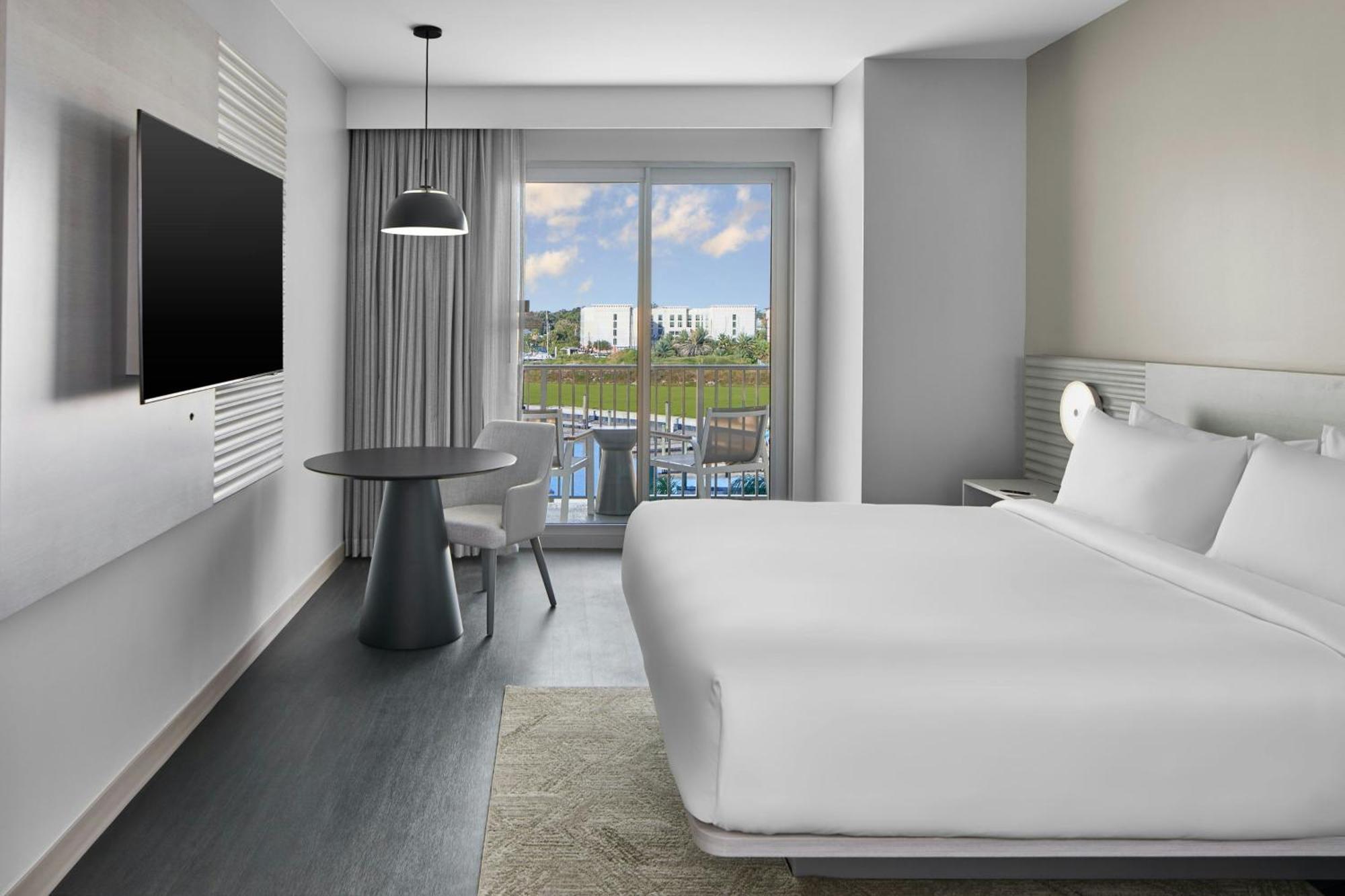 King Room with Balcony and Water View with High Floor