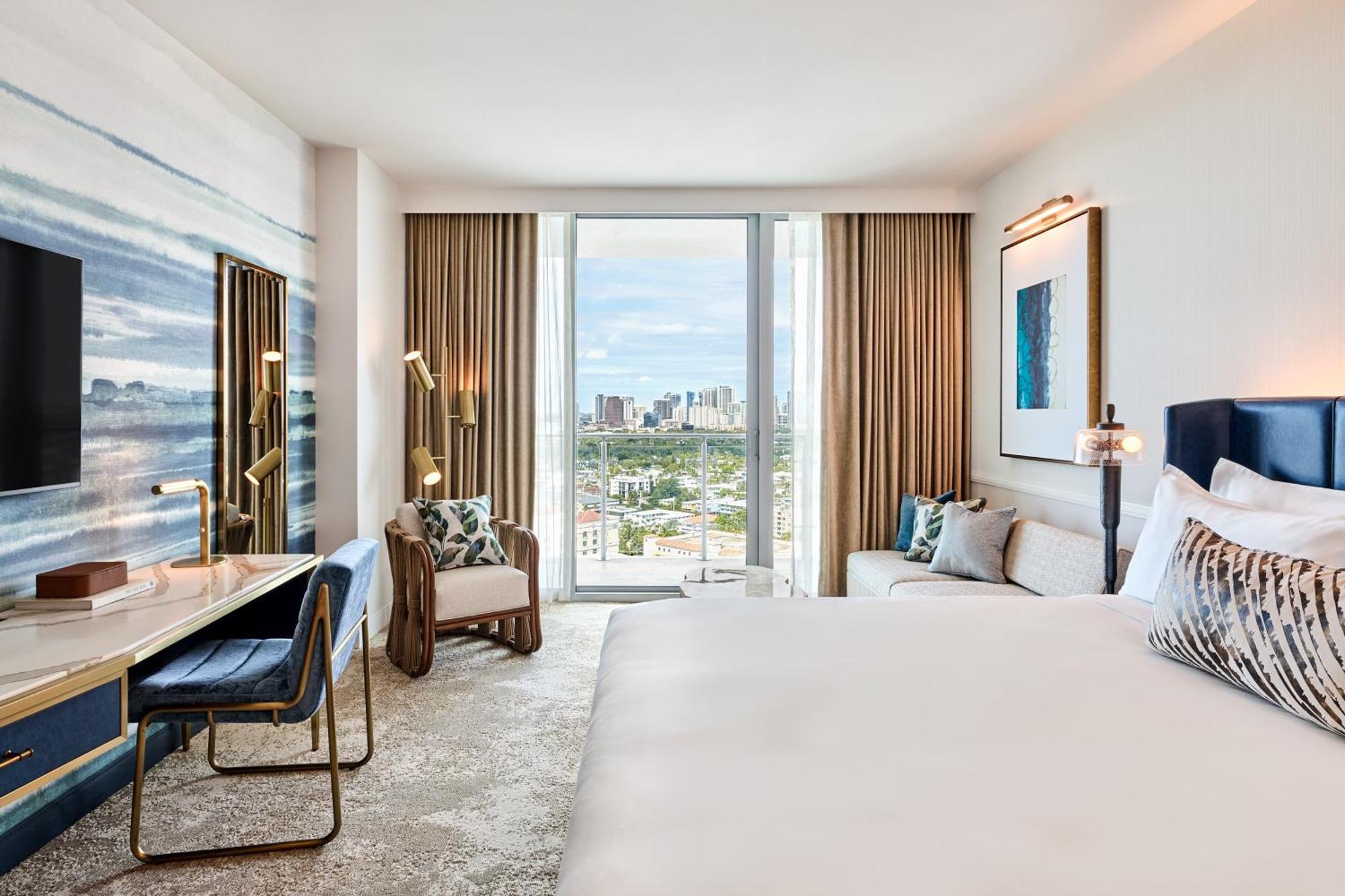 Premier Balcony Room 1 King Bed