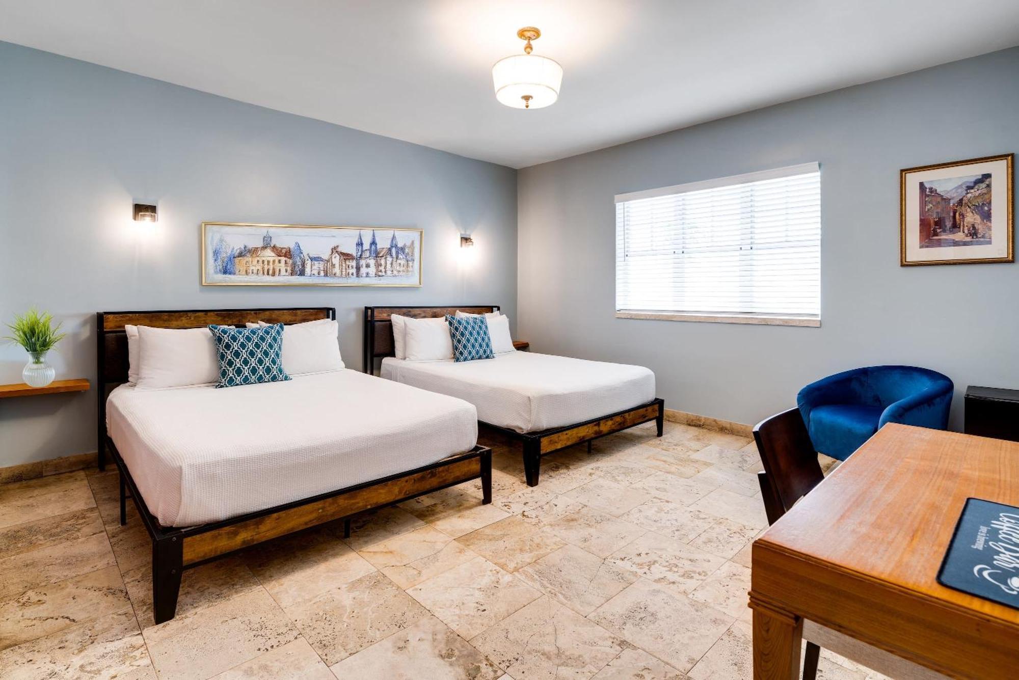 Double Queen Room