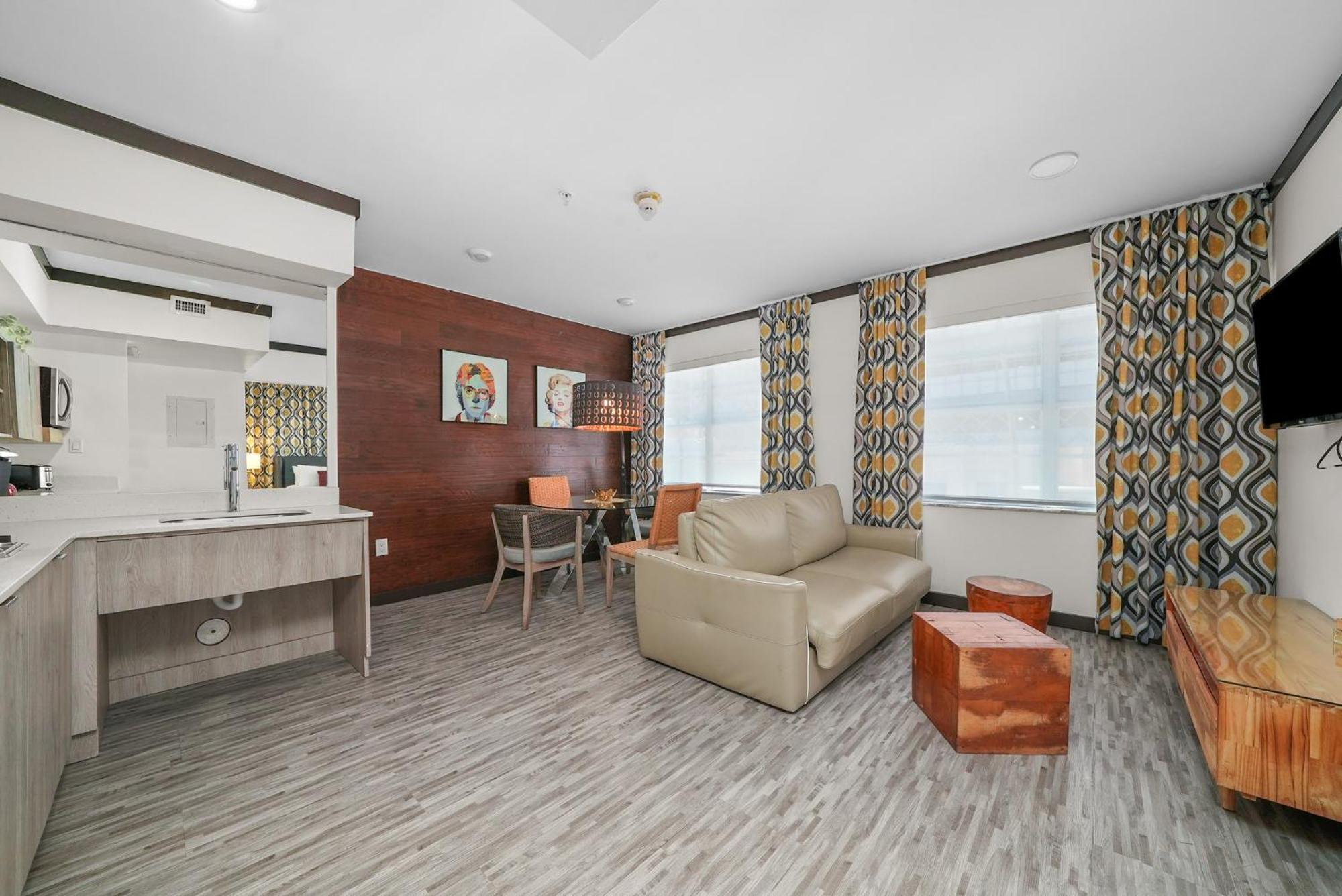Accessible Deluxe One Bedroom Queen Suite,1746834318:JPEG