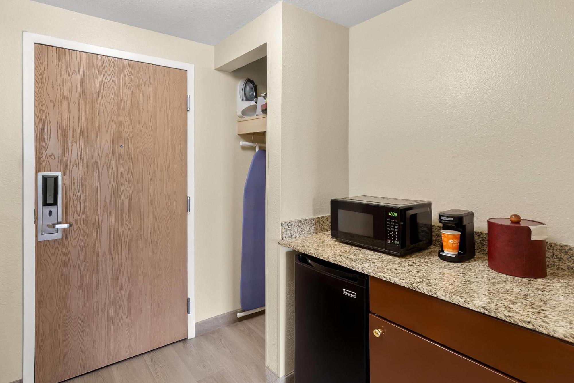 Queen Room Two Queen Beds Disability Access or Non-Smoking