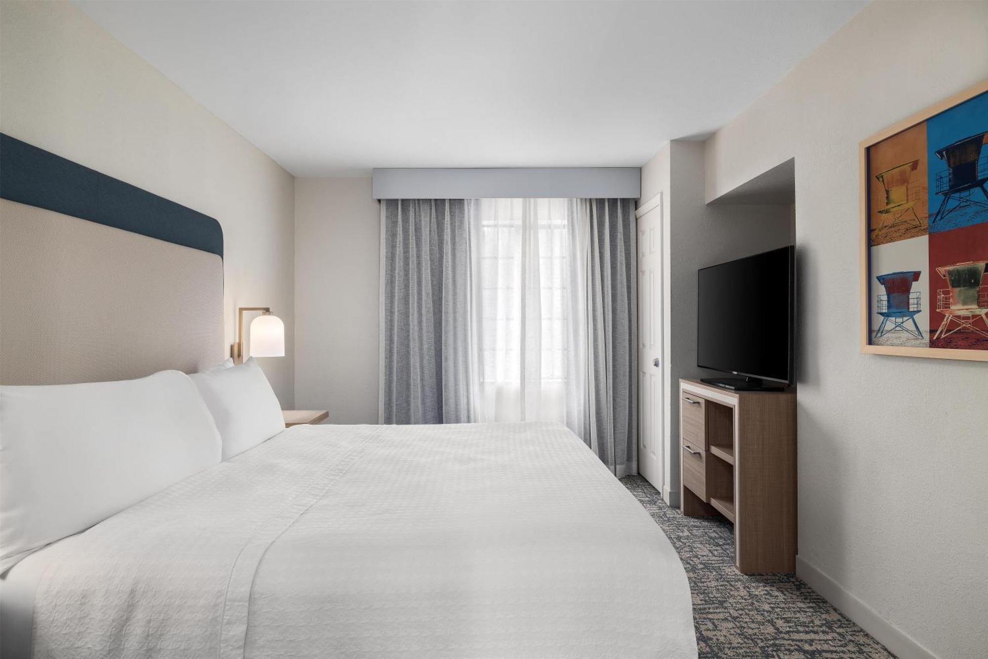 One-Bedroom King Suite - Non-Smoking
