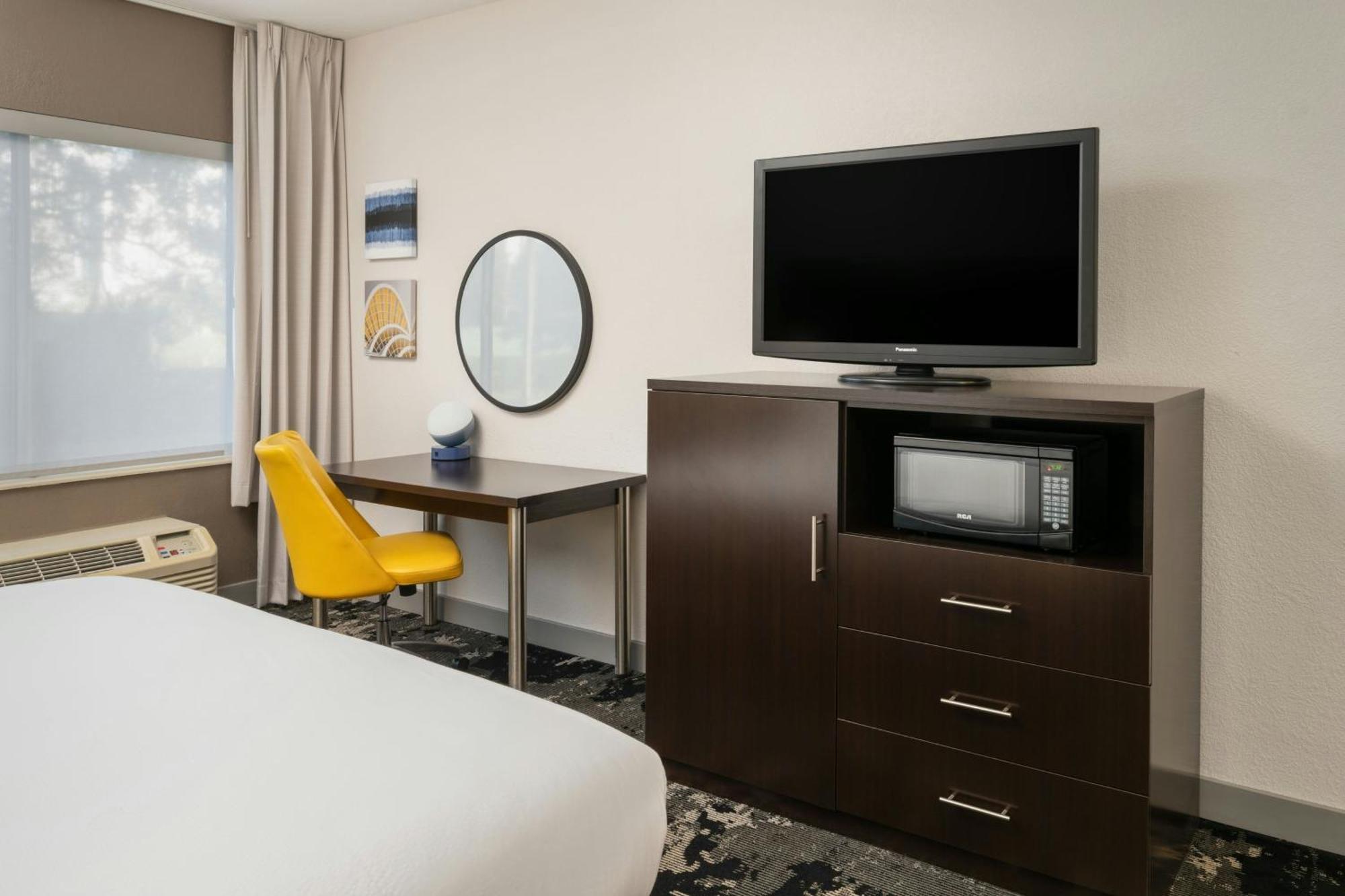 Standard King Room City View