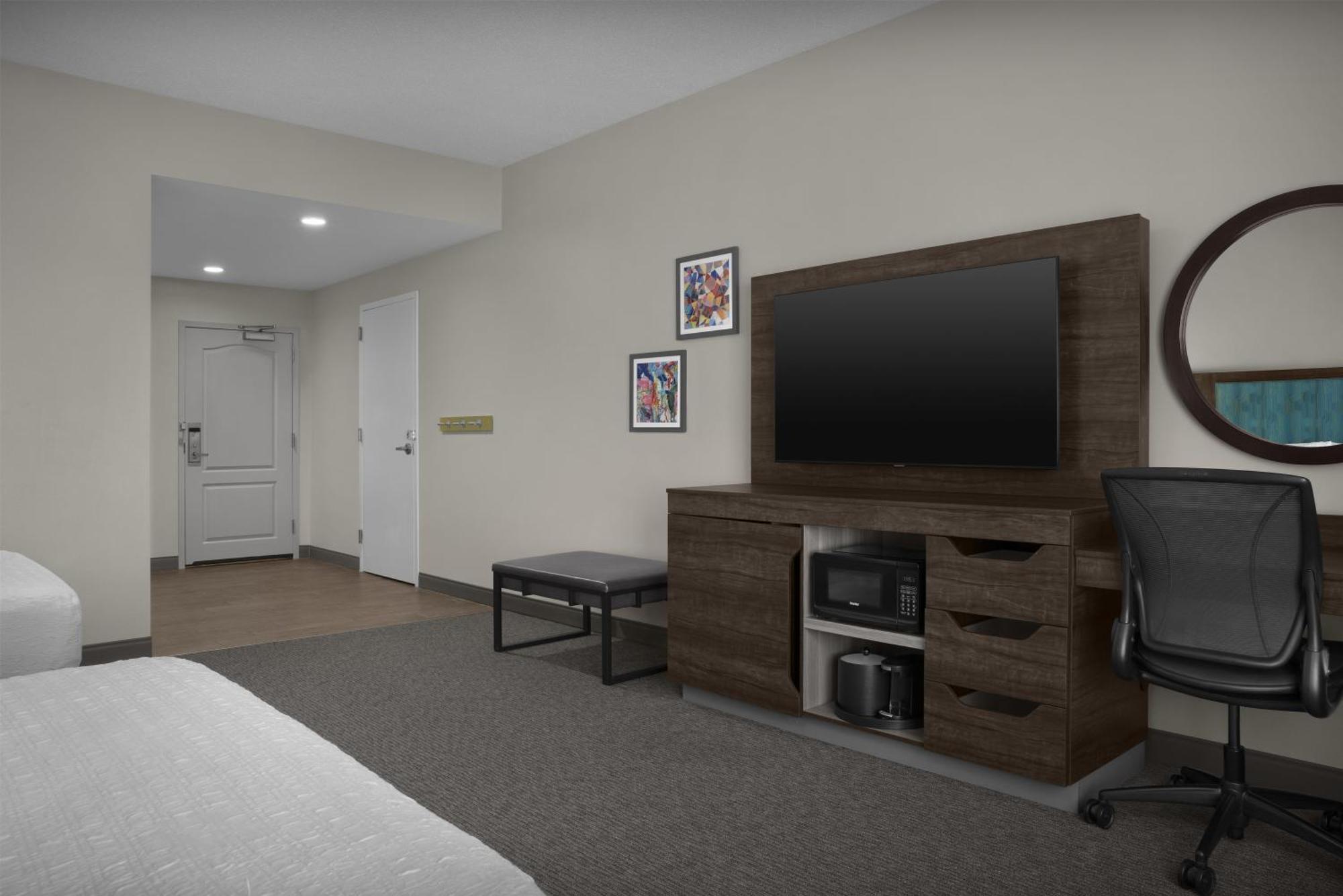 Queen Room with Two Queen Beds - Mobility and Hearing Access/Non-Smoking,1758317763:JPEG