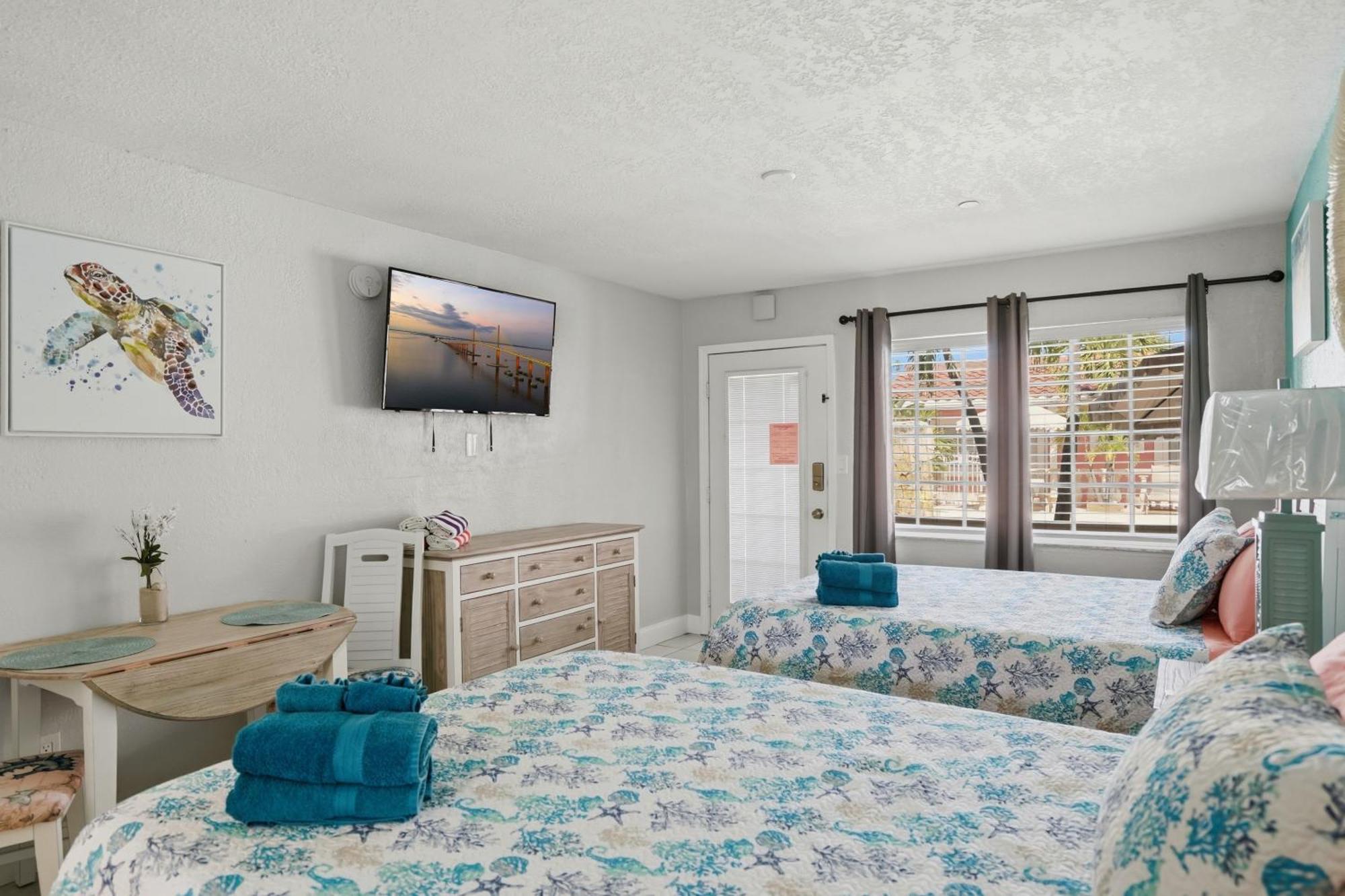 Double Queen Room