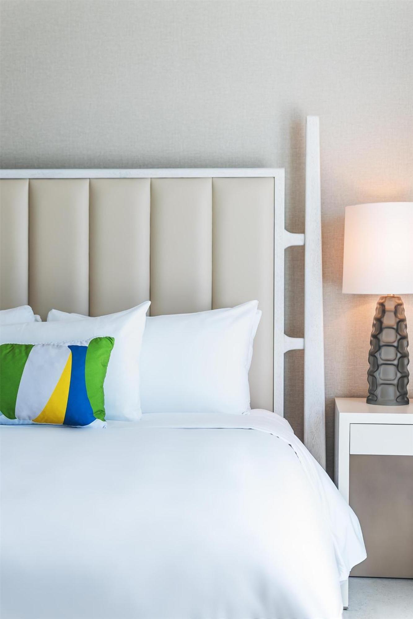 Studio Two Queen Beds Intracoastal View