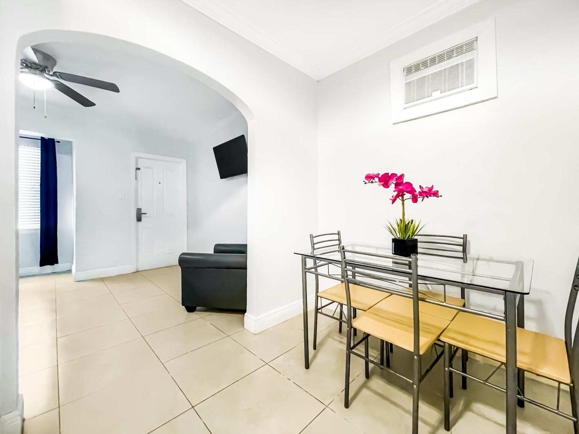 One-Bedroom Suite