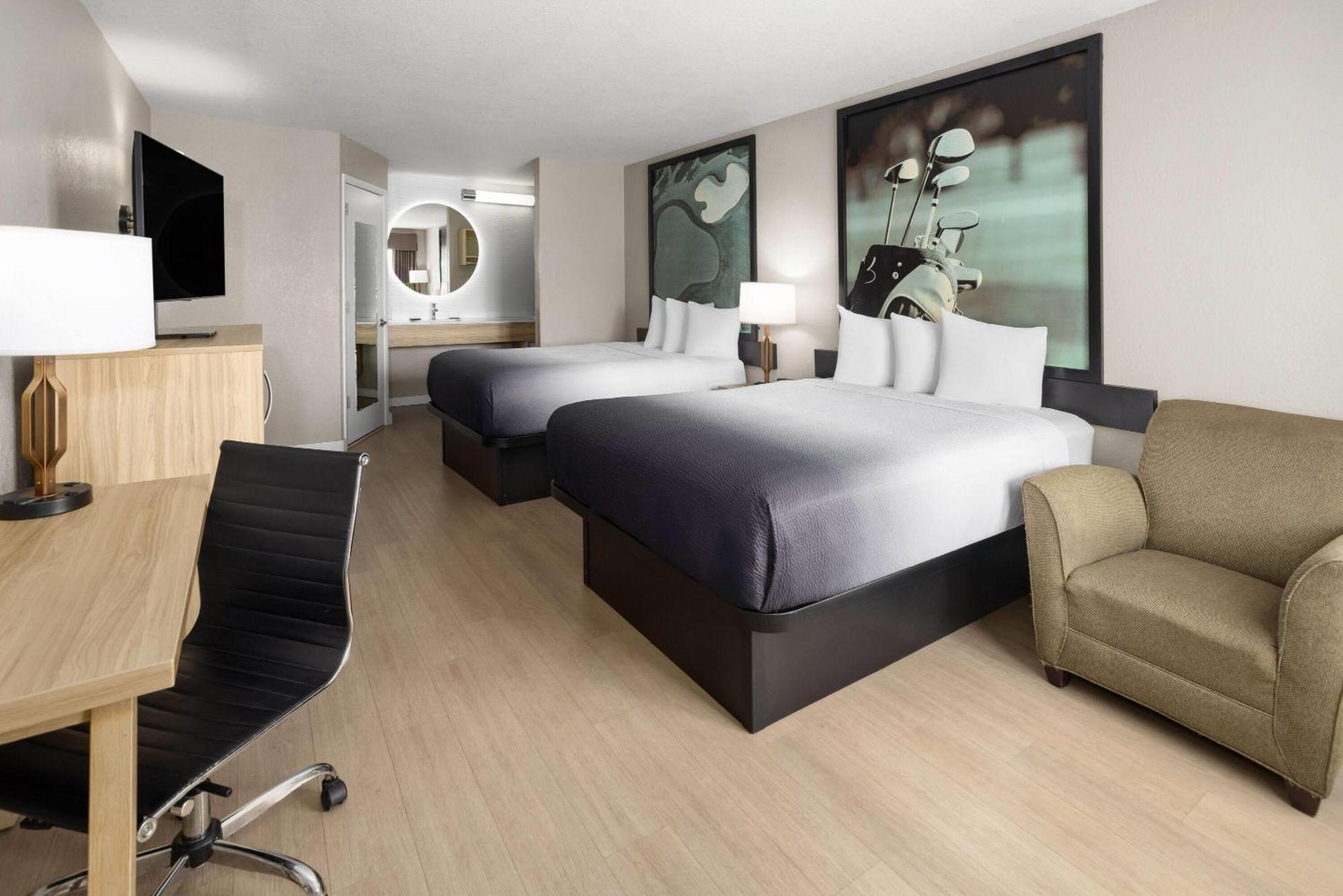 Queen Room Two Queen Beds Non-Smoking