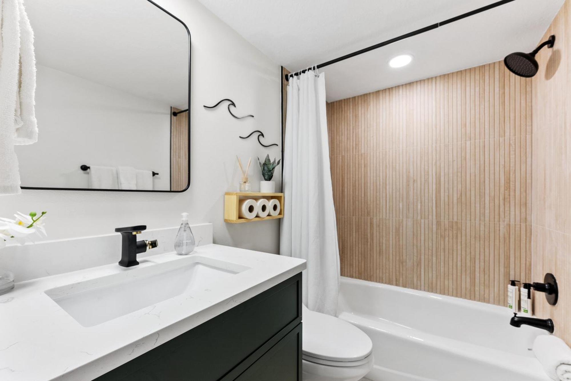 Deluxe Three-Bedroom Condo Resort Views Unit #29