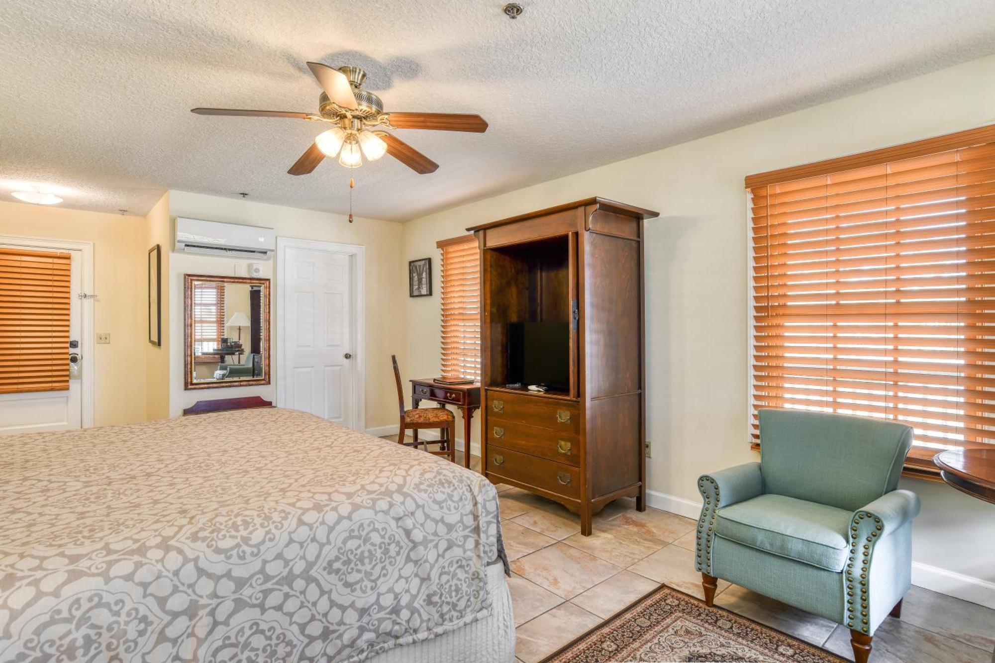 Superior King Room Balcony