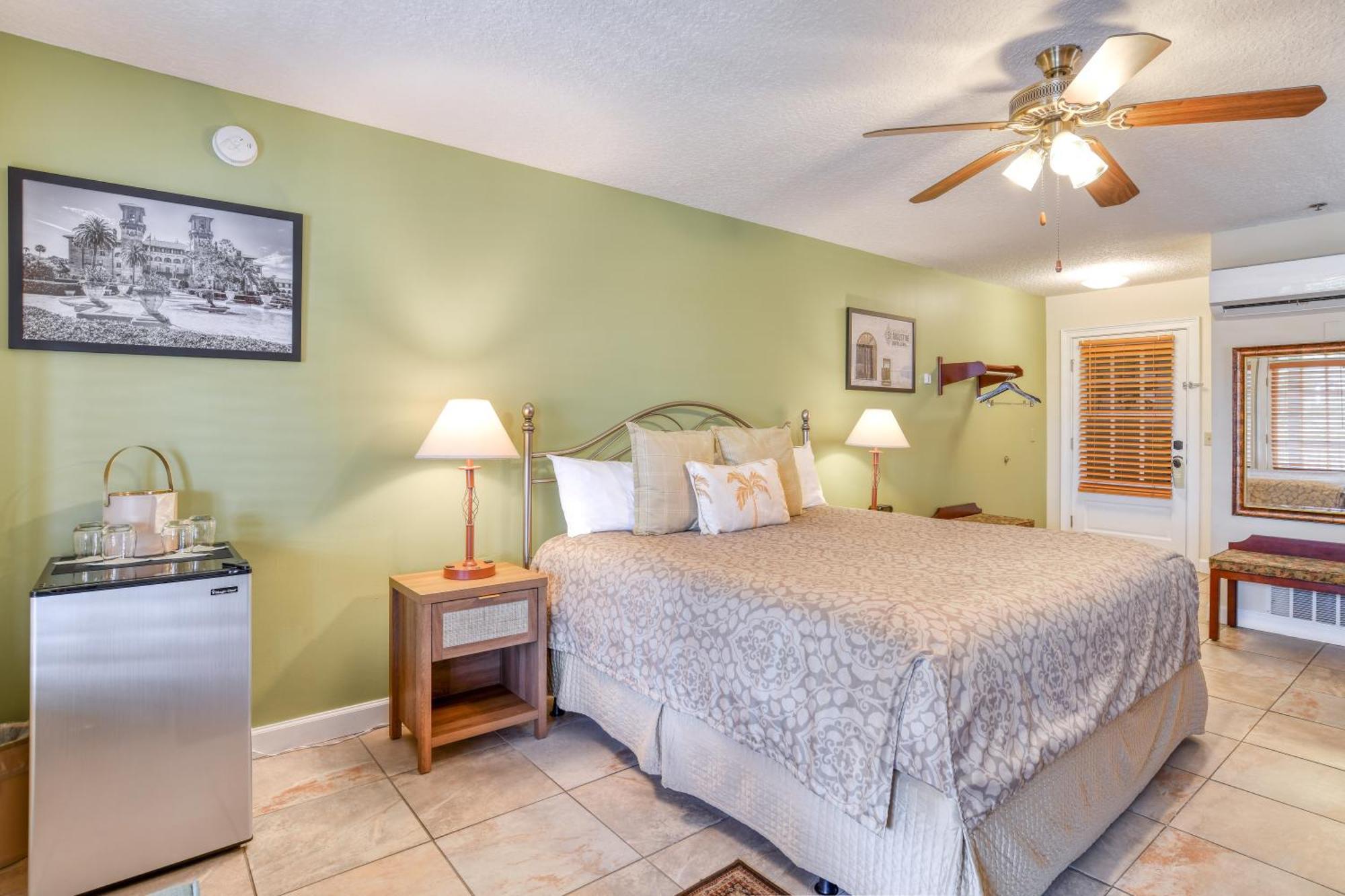 Superior King Room Balcony