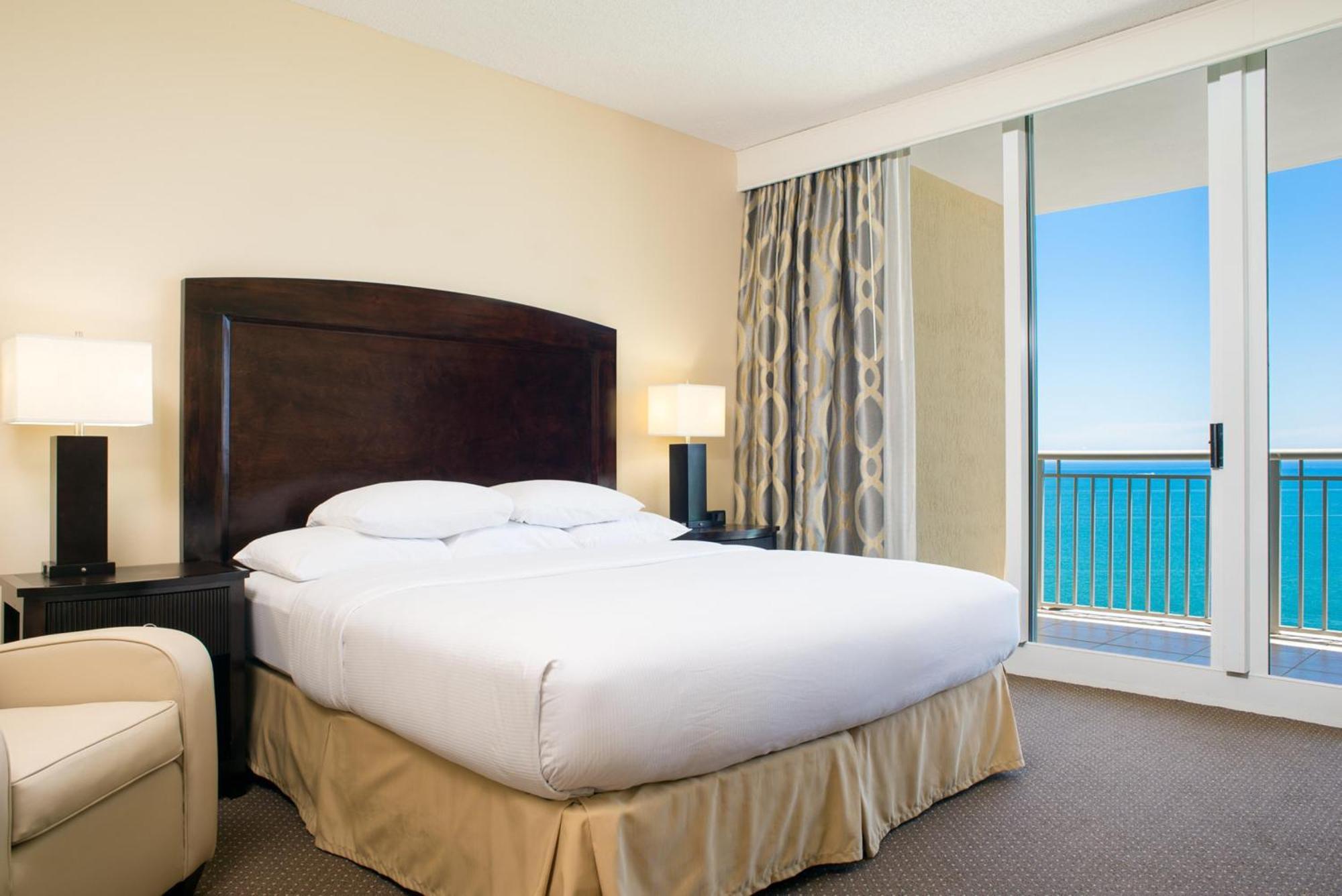 Three-Bedroom Suite Ocean View Non-Smoking