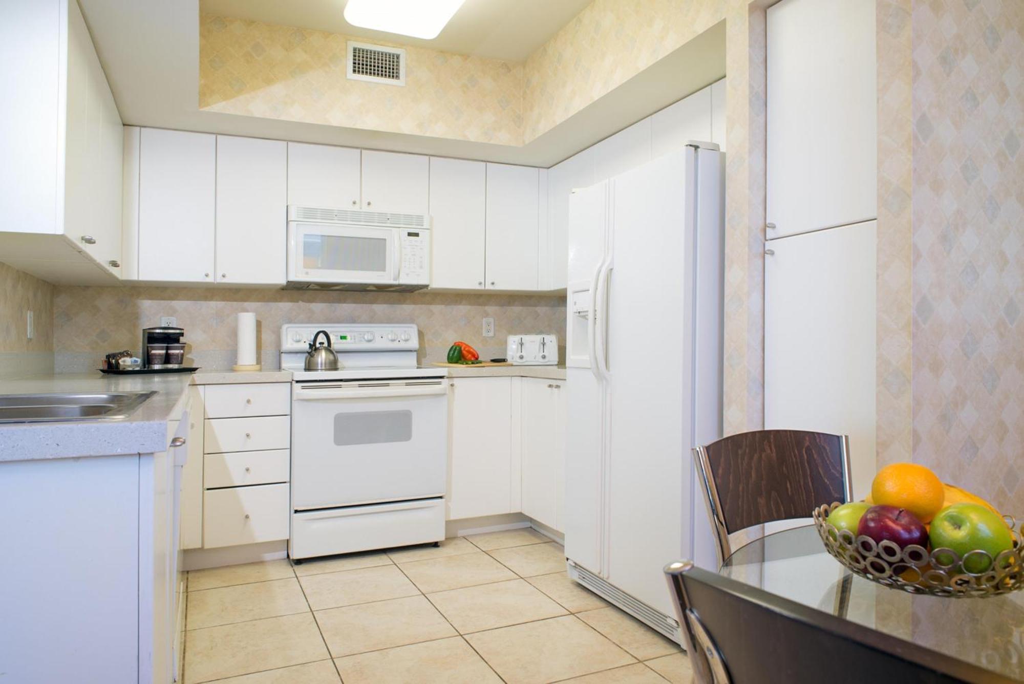 Two-Bedroom Suite Partial Ocean View Non-smoking