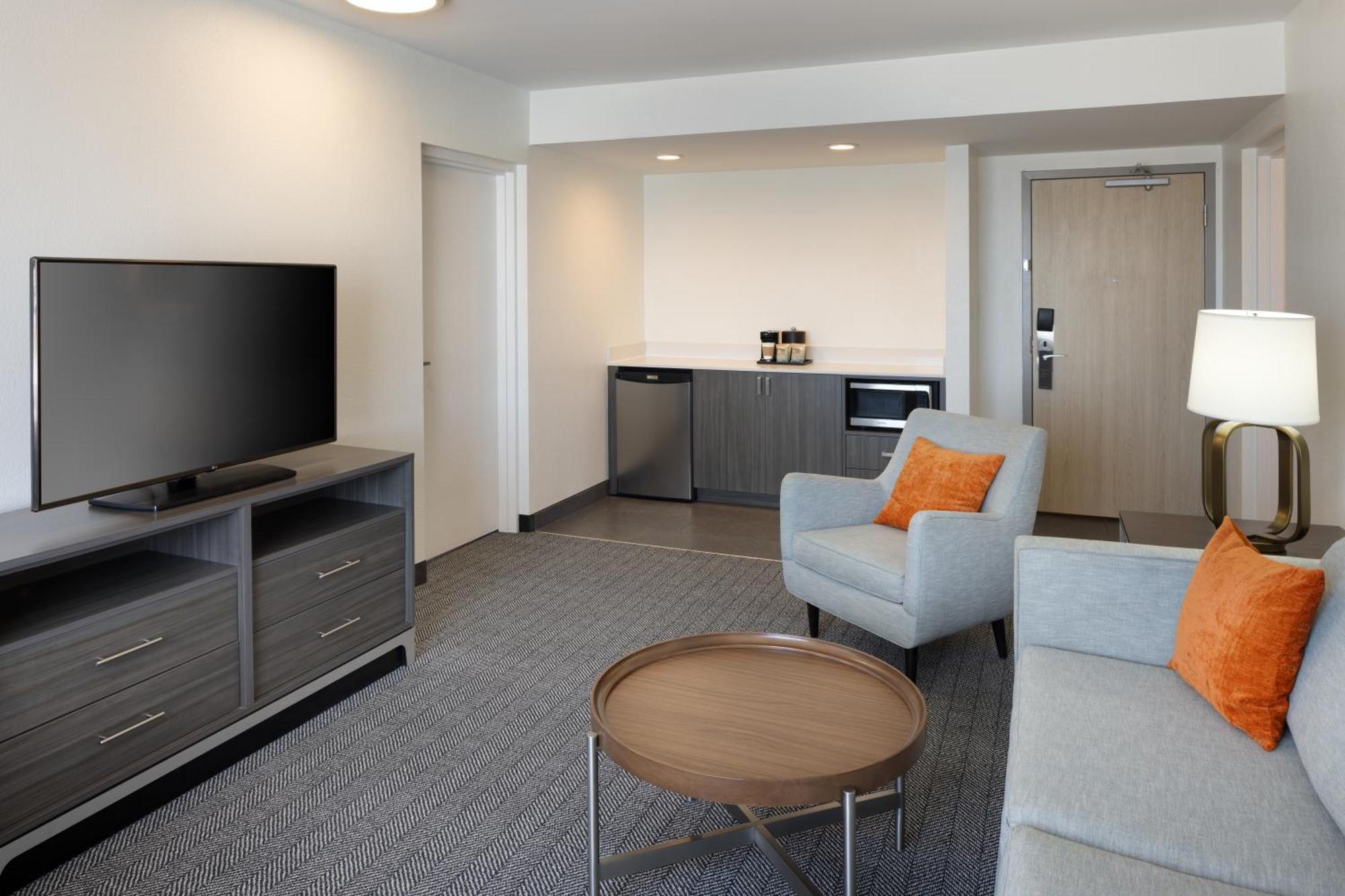 One-Bedroom Double Suite City View High Floor