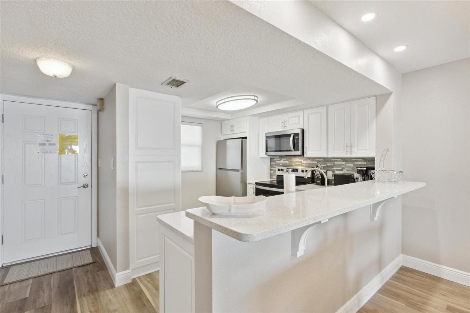 Direct Ocean View Two-Bedroom Apartment Unit 15