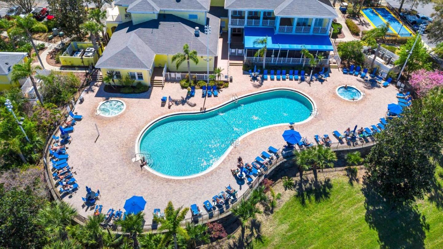 Apartment Pool View