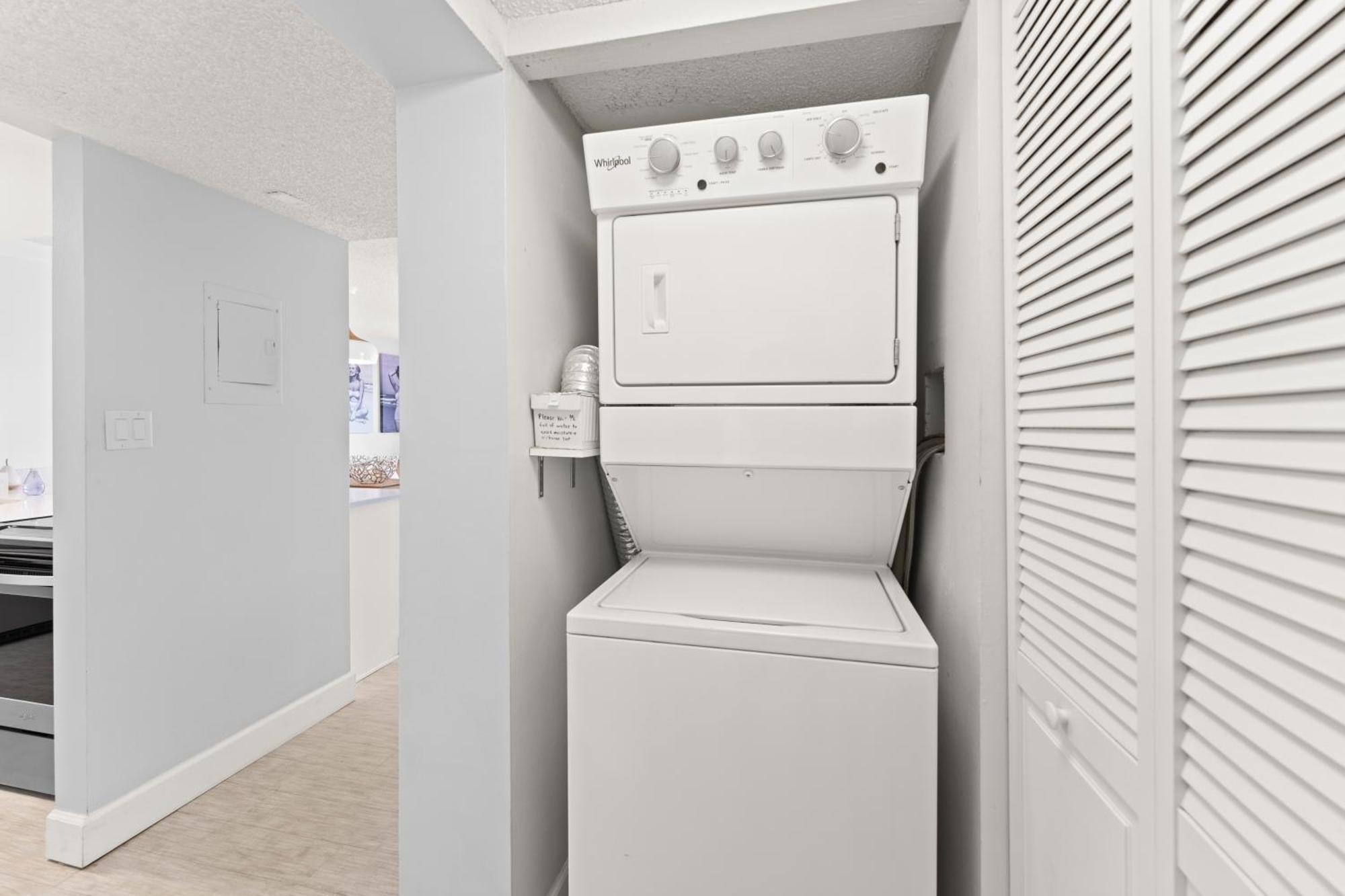 Deluxe Two-Bedroom Condo Partial Ocean View Unit #201,1769933336:JPEG
