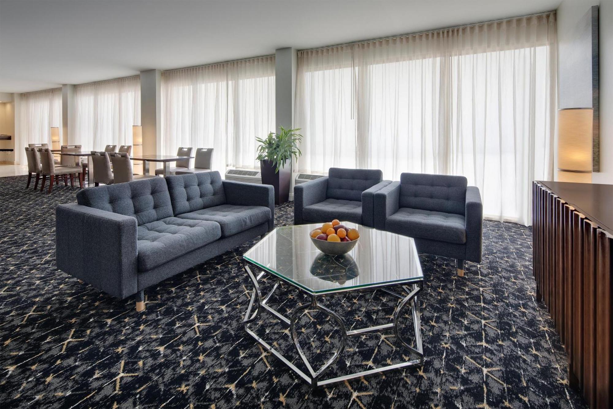 Club level Guest room 1 King