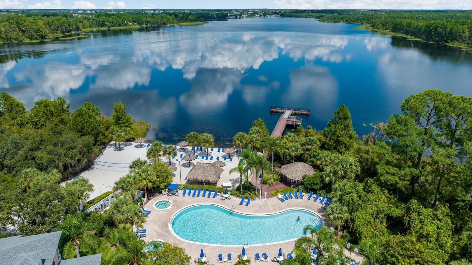 Apartment Pool View