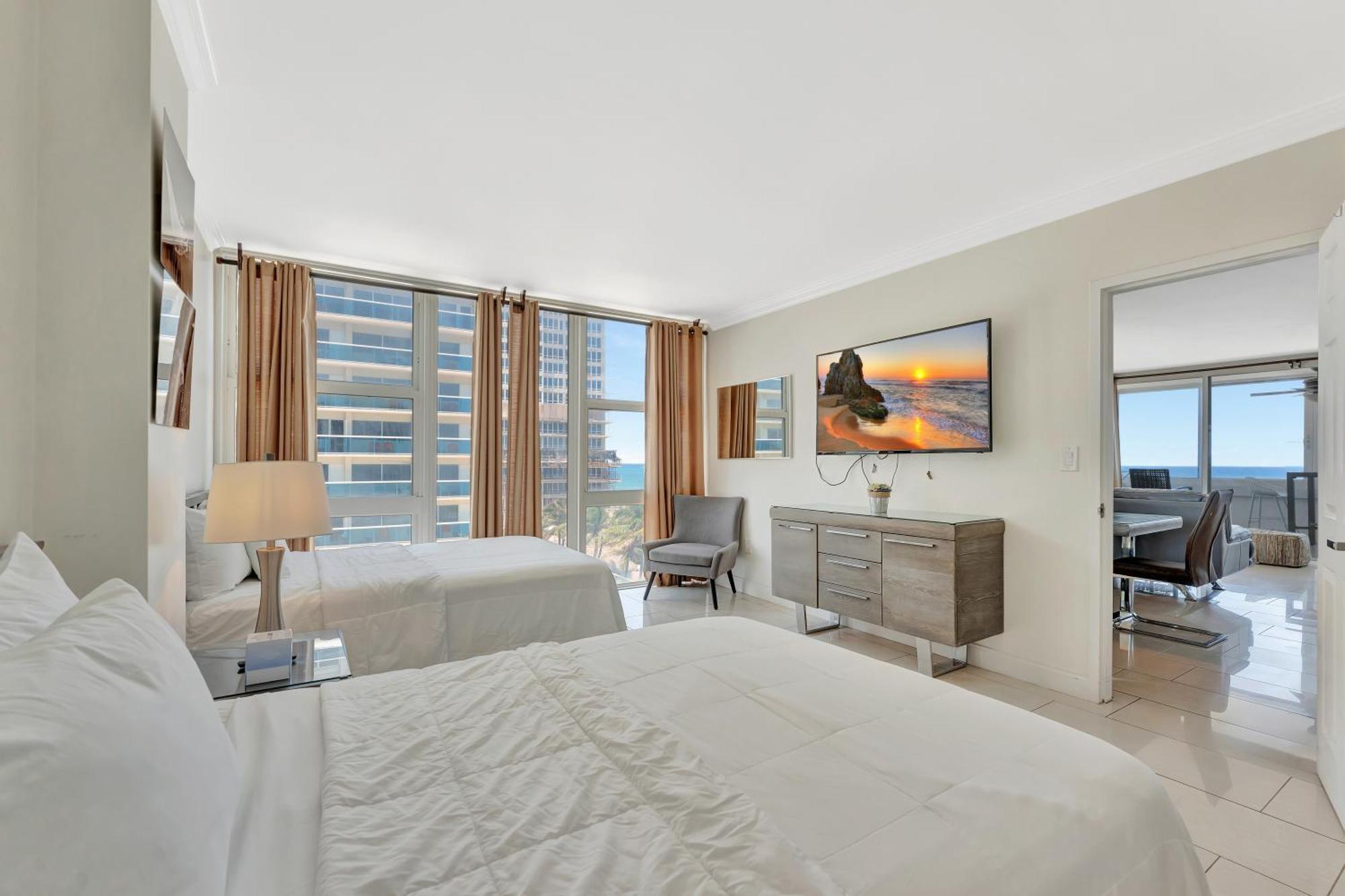 Deluxe One-Bedroom Apartment