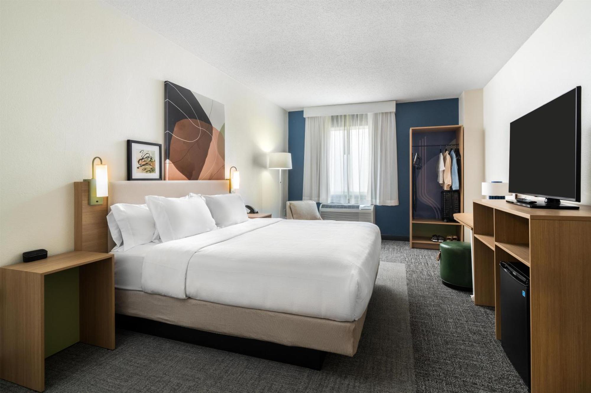 King Room with Mobility Accessible Tub