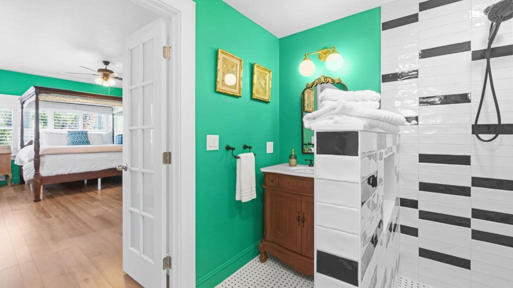 Deluxe King Suite