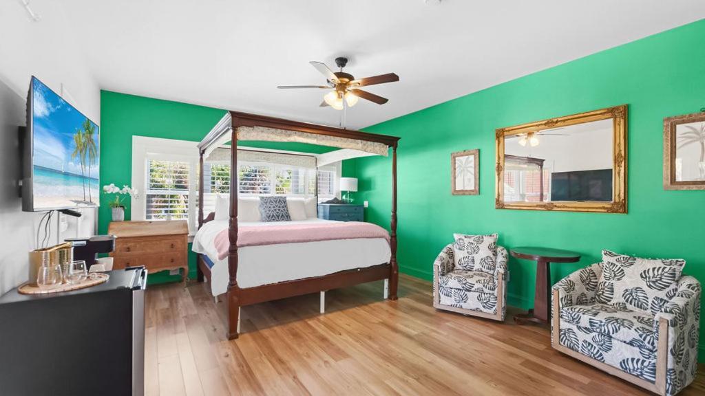 Deluxe King Suite