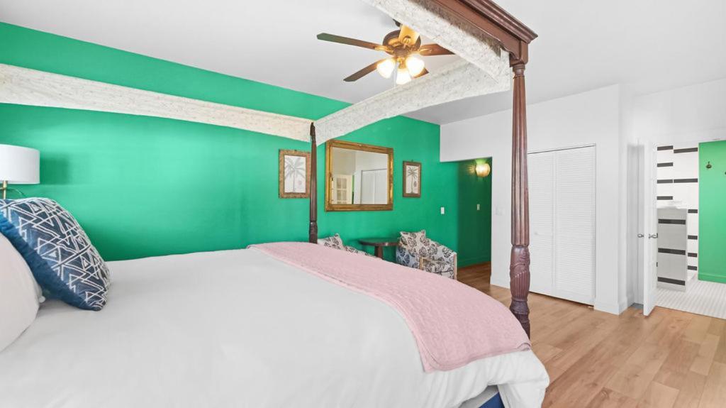 Deluxe King Suite