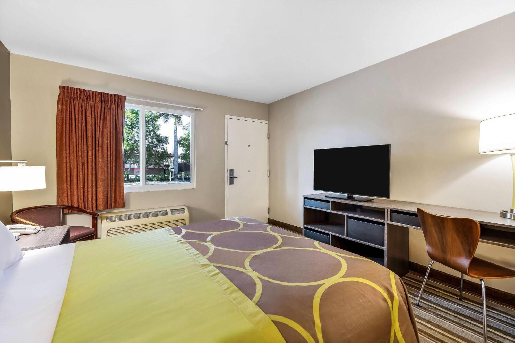 Queen Room Roll Shower Mobility or Hearing Accessible Non-Smoking