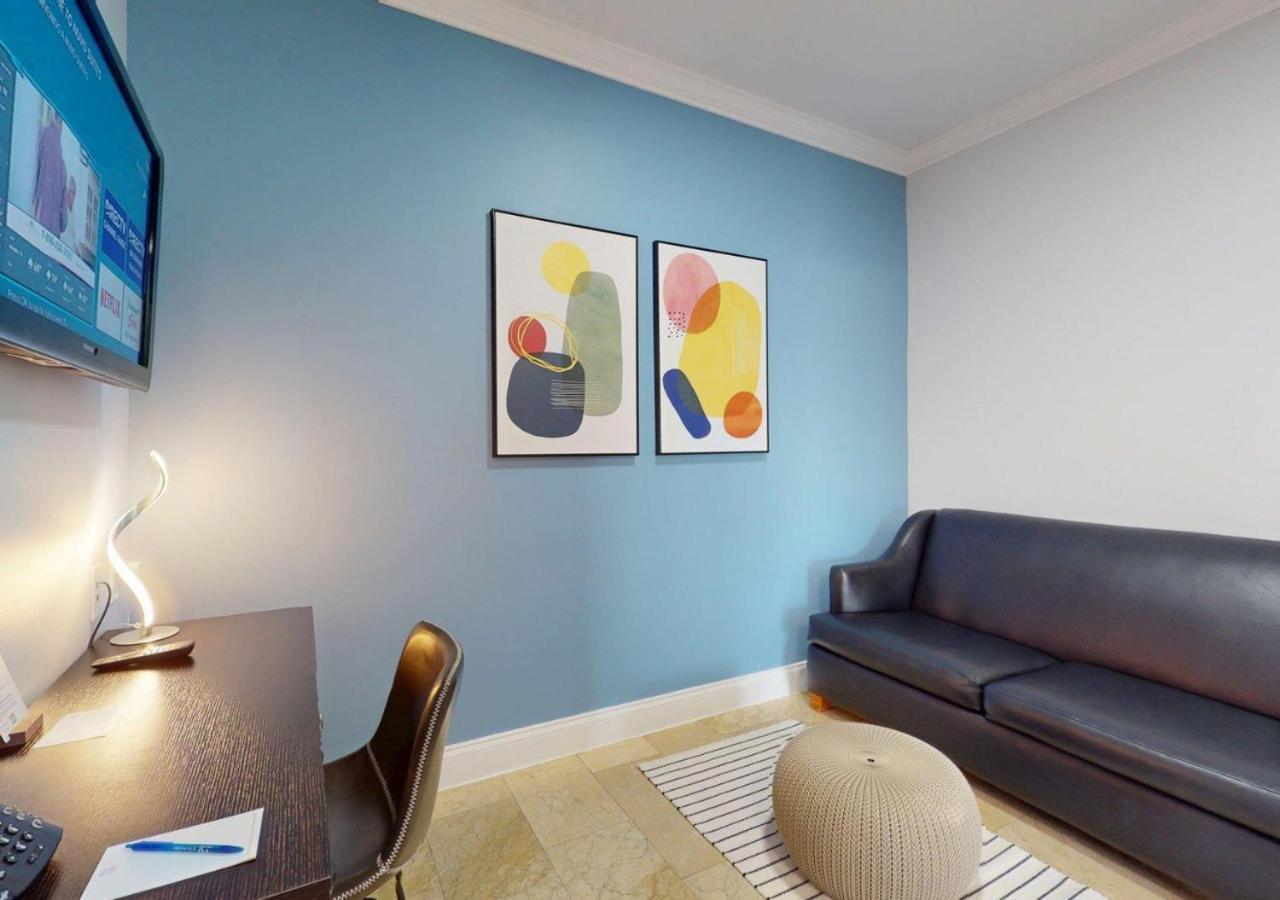 Standard King Suite