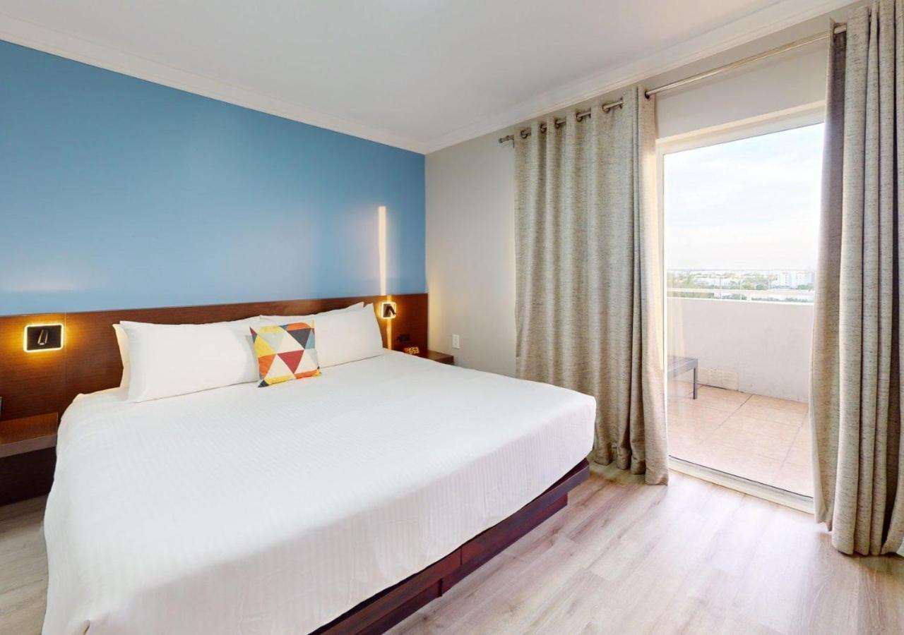 Master King Suite Balcony