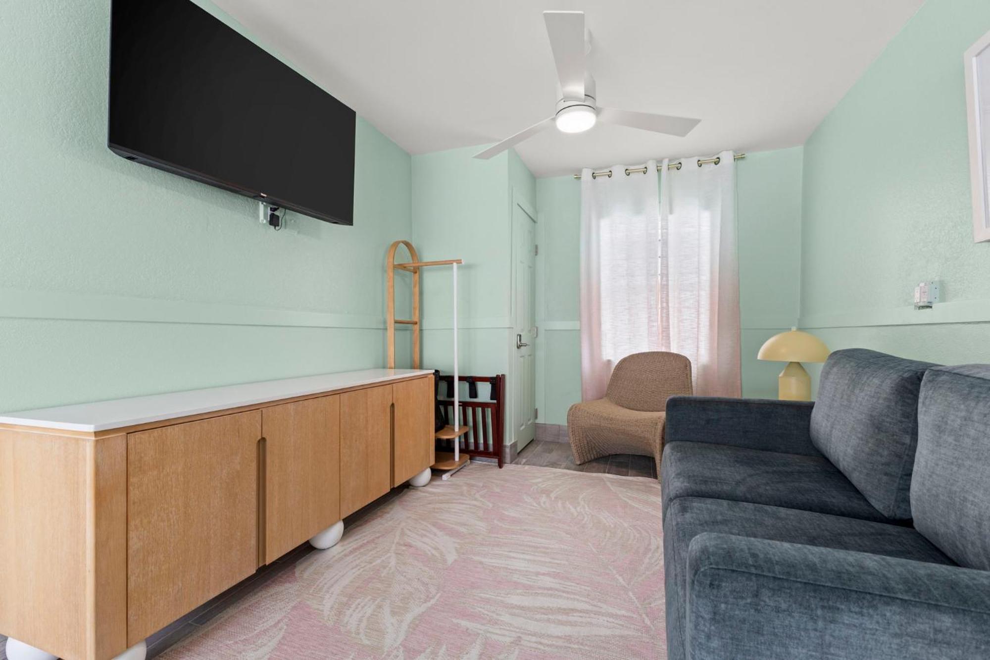 King Room with Roll-In Shower - Disability Access
