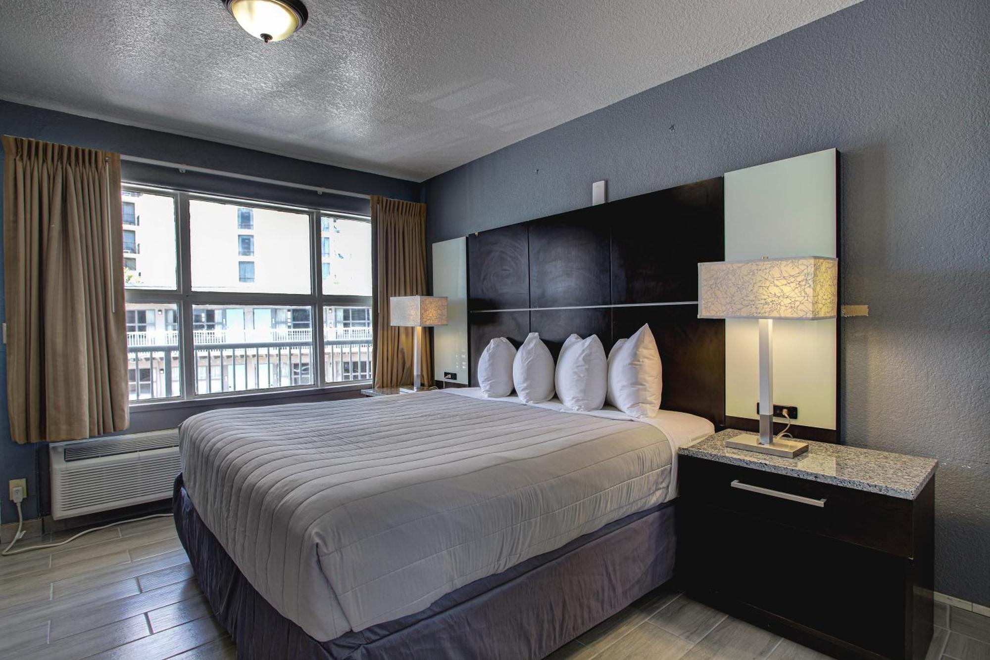 Superior King Room