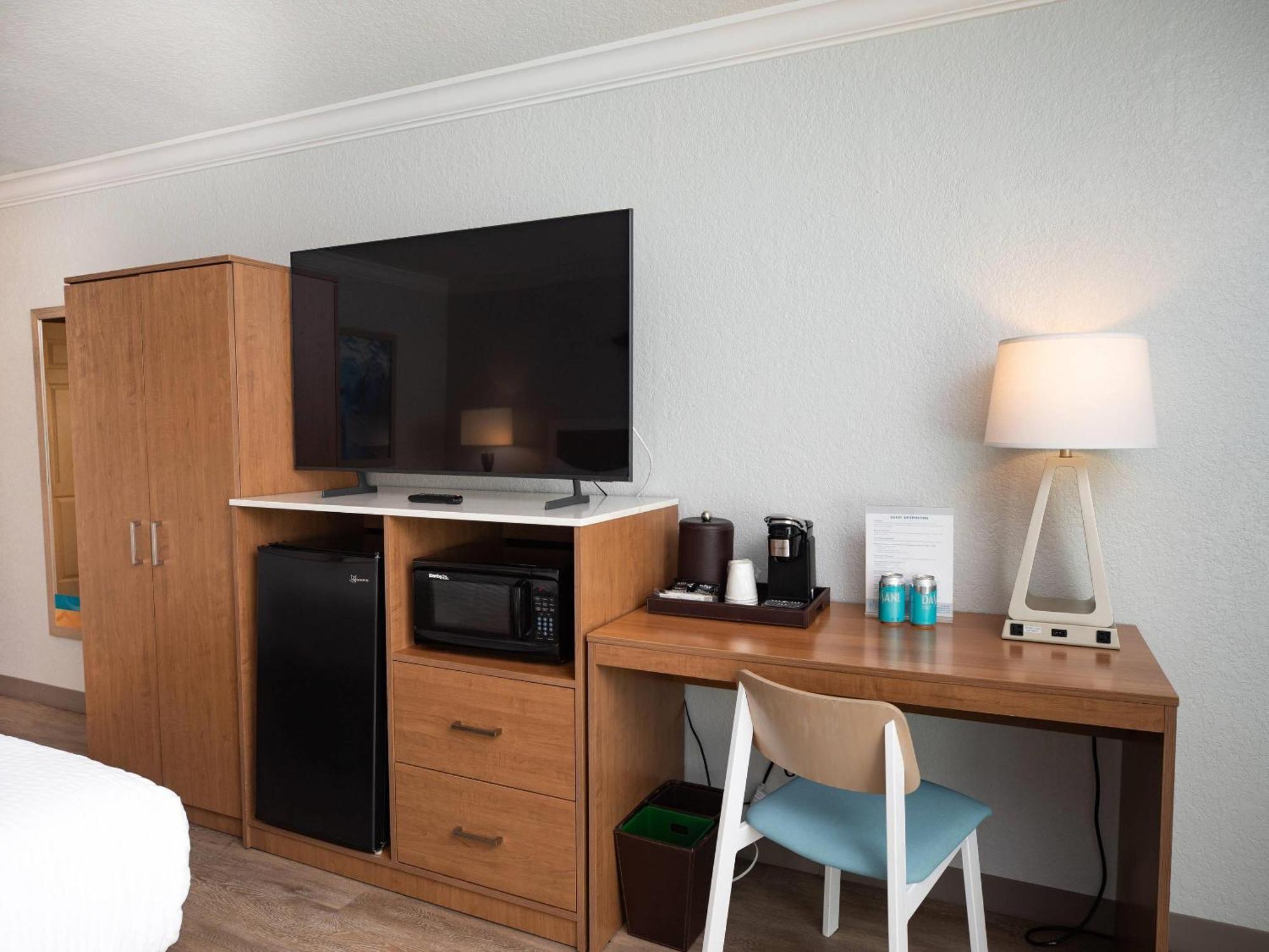King Room Ground Floor Mobility Accessible Non-Smoking