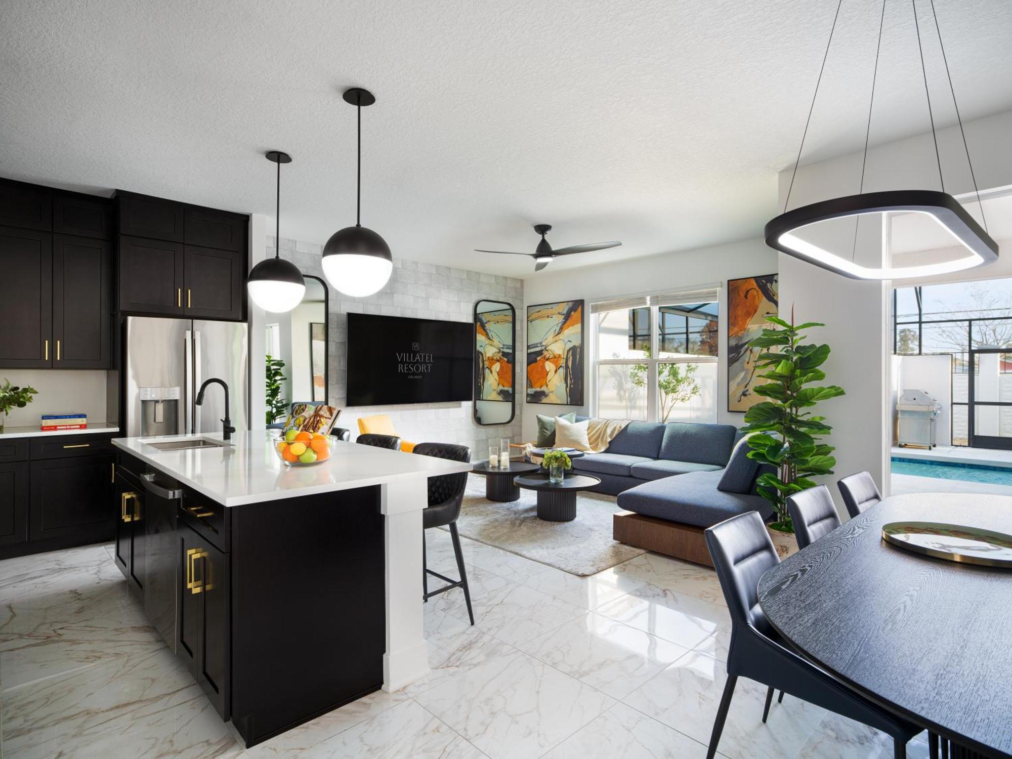4 Bedroom Townhome Private Pool & Kitchen